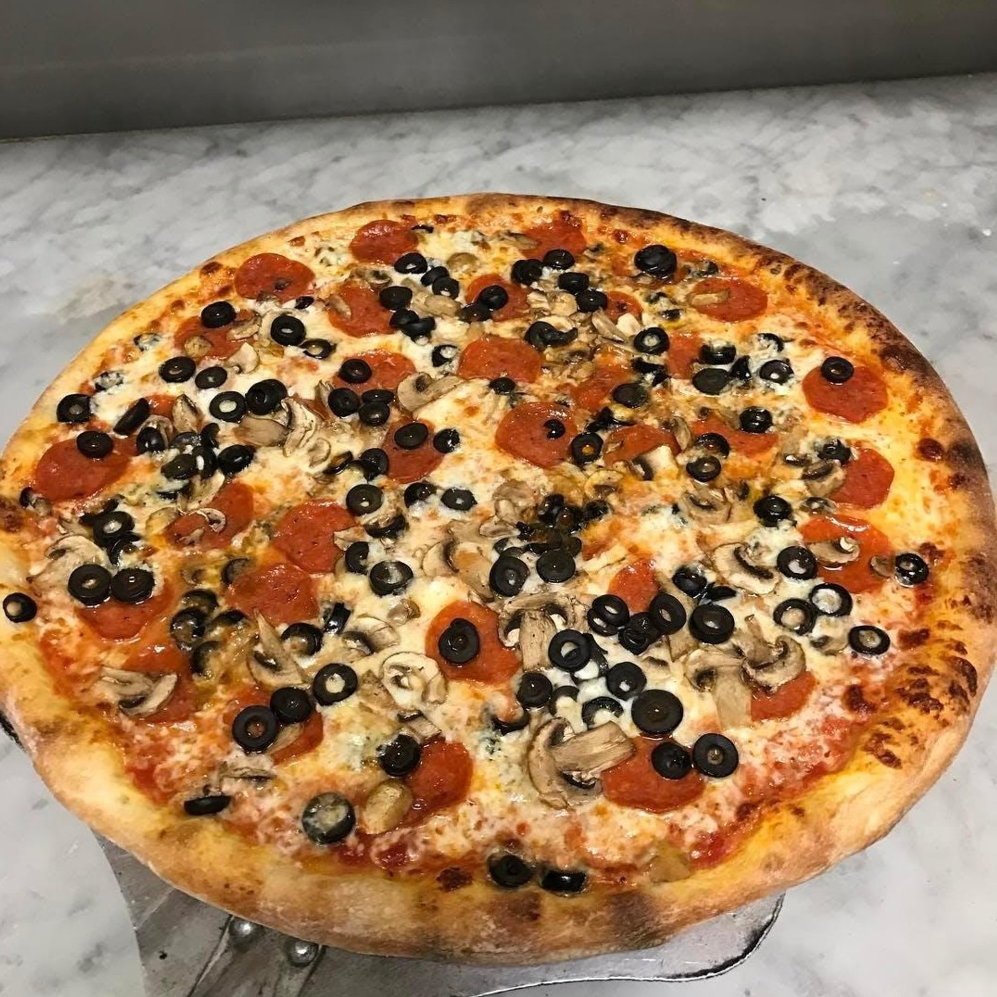 Jumbo 3-Topping Pizza