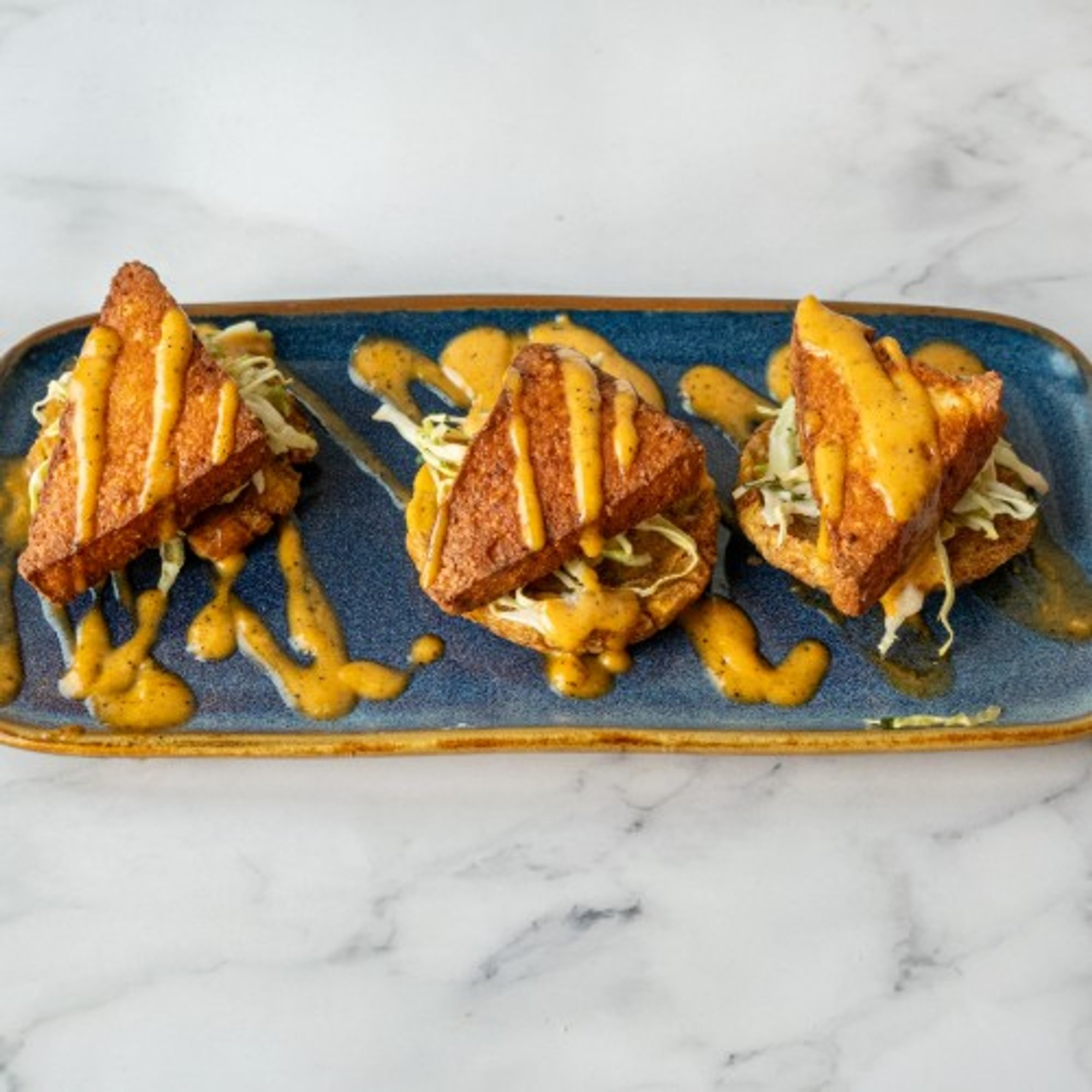 Tostones Con Queso Frito