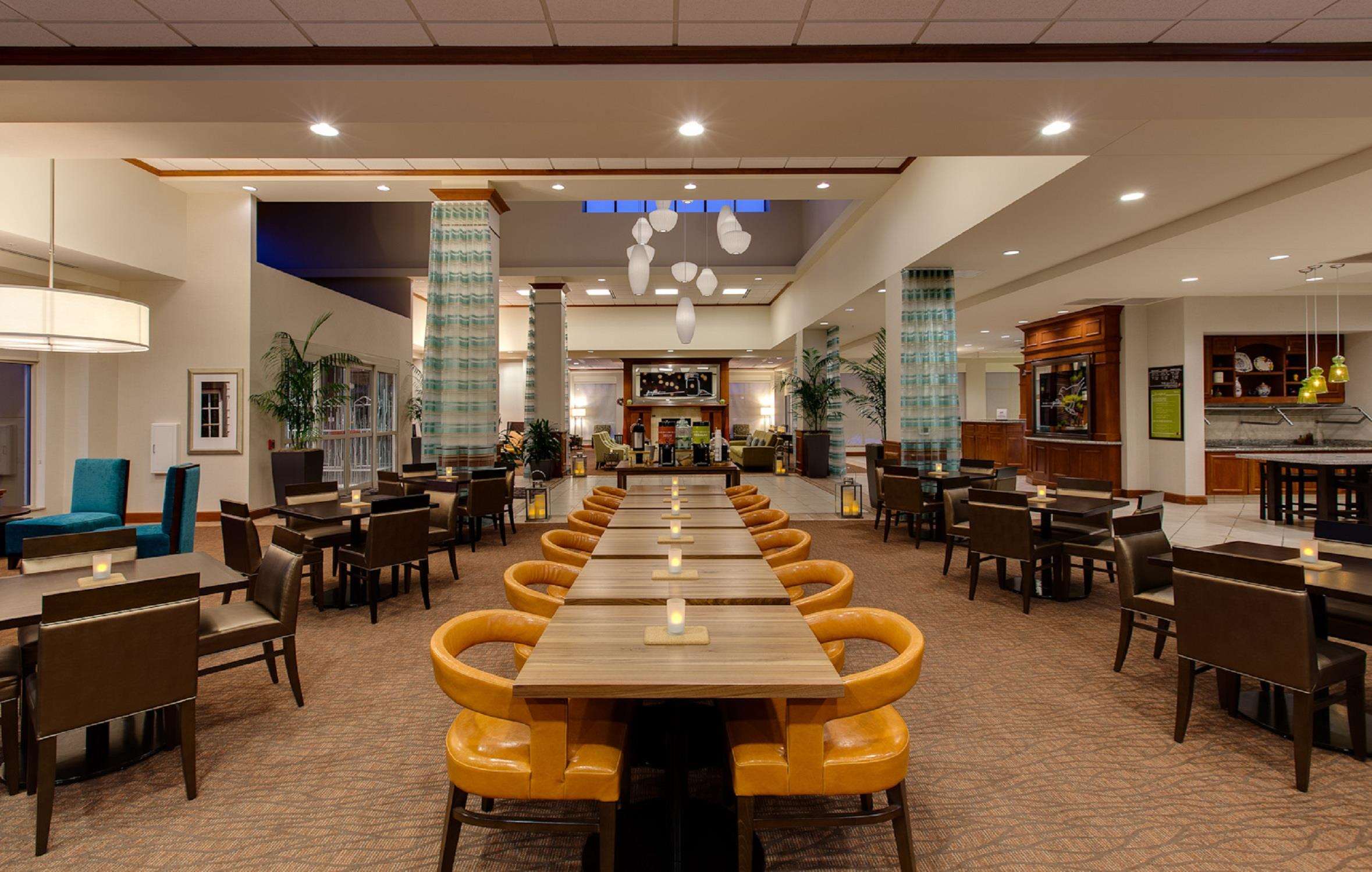 Hilton Garden Inn Lake Forest Mettawa Photo