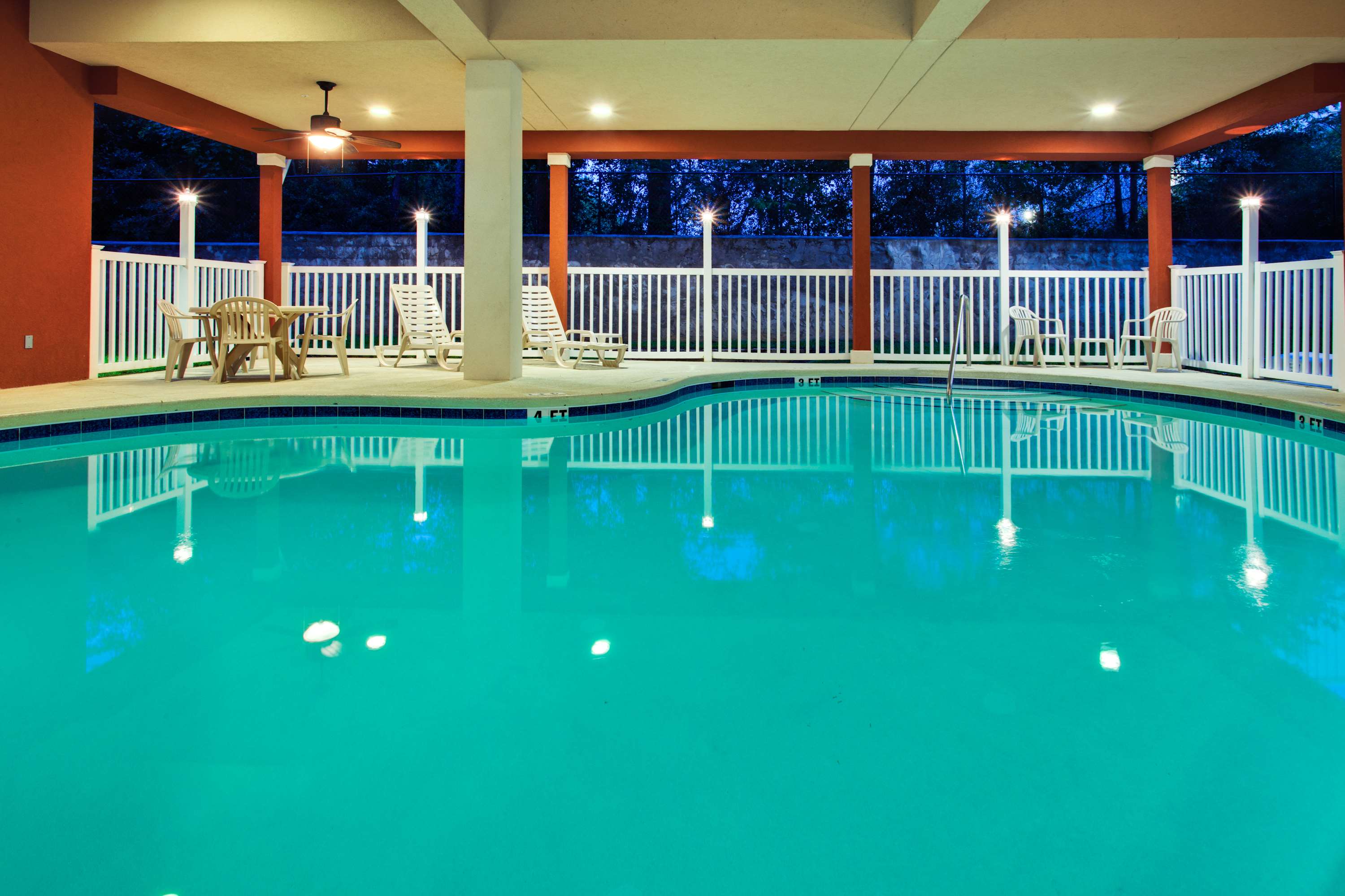 Country Inn & Suites by Radisson, Tallahassee Northwest I-10, FL Photo