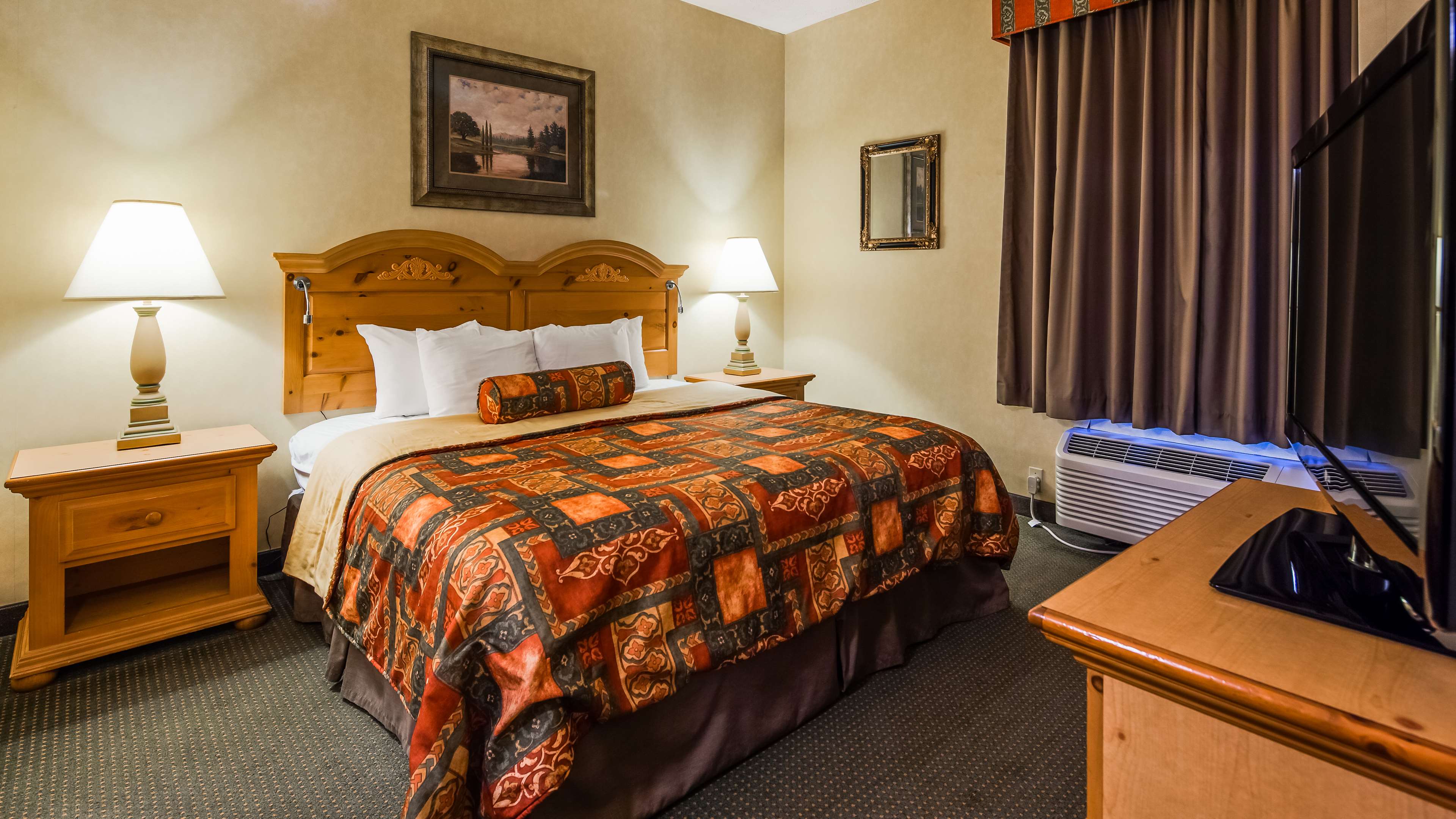 Best Western Plus Revere Inn & Suites Photo