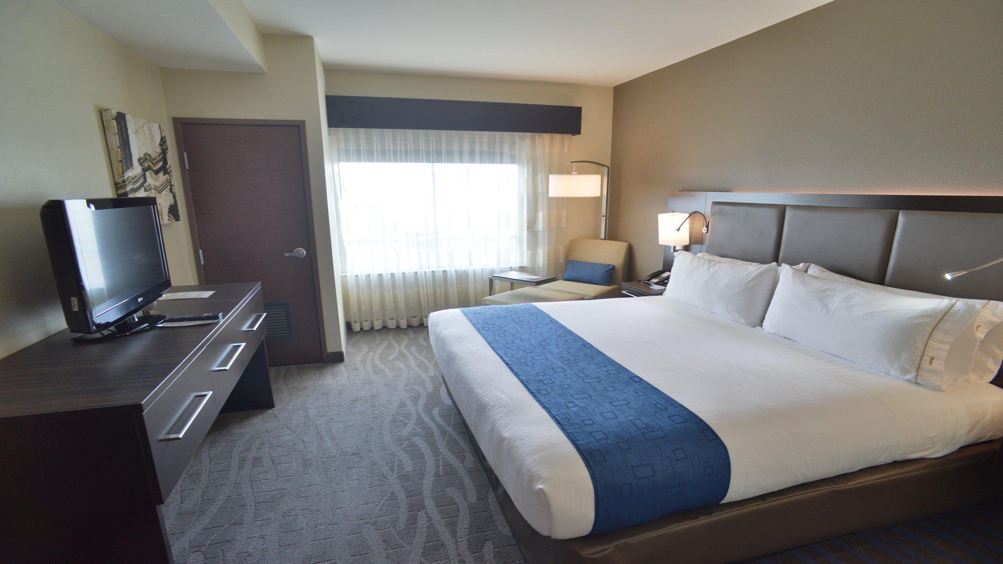 Holiday Inn & Suites San Antonio Northwest Photo