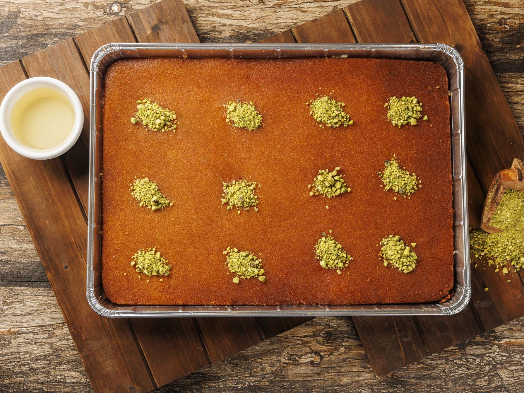 Brown Kunafa Large W/ Kaak (30 Minutes)