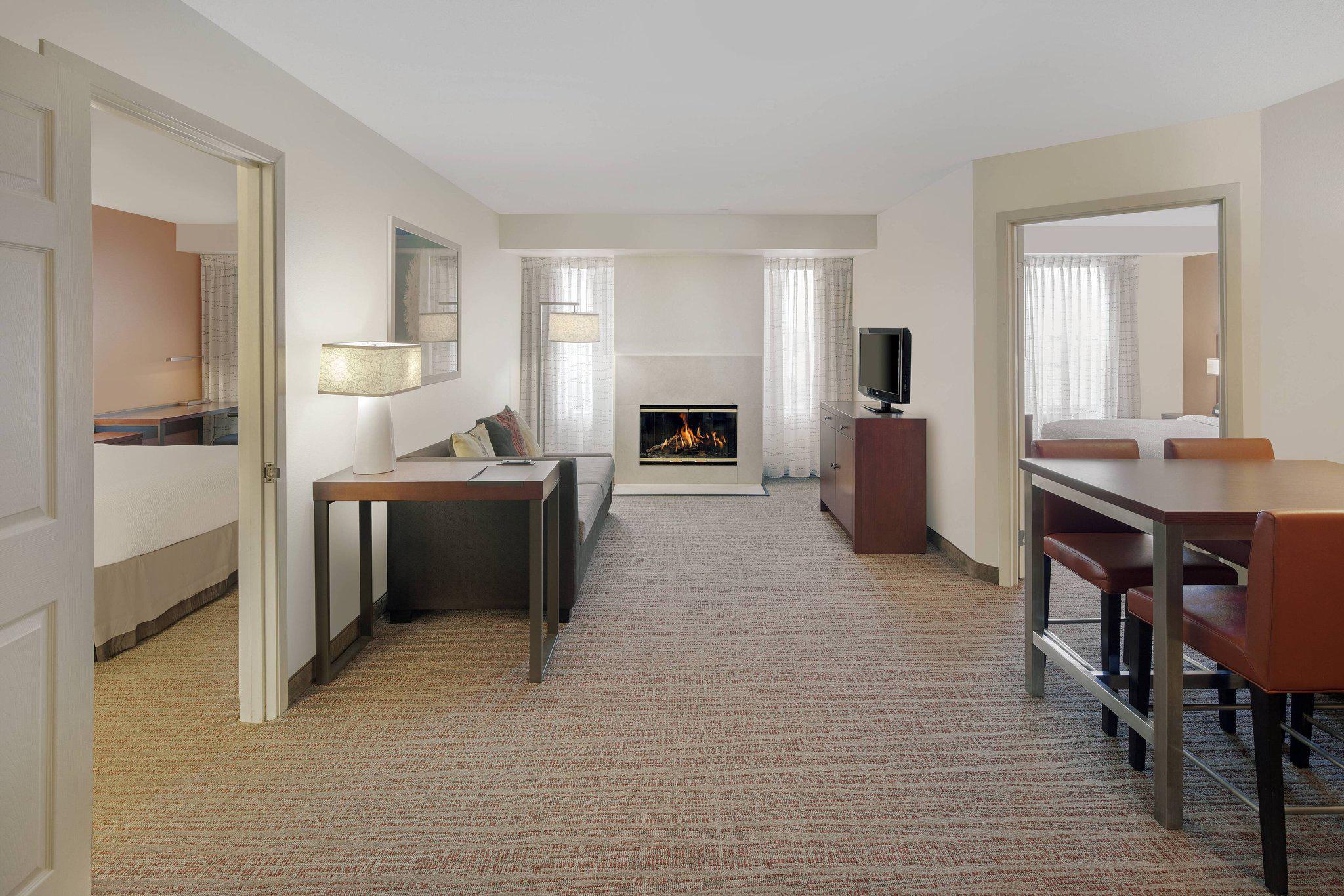 Residence Inn by Marriott Indianapolis Airport Photo