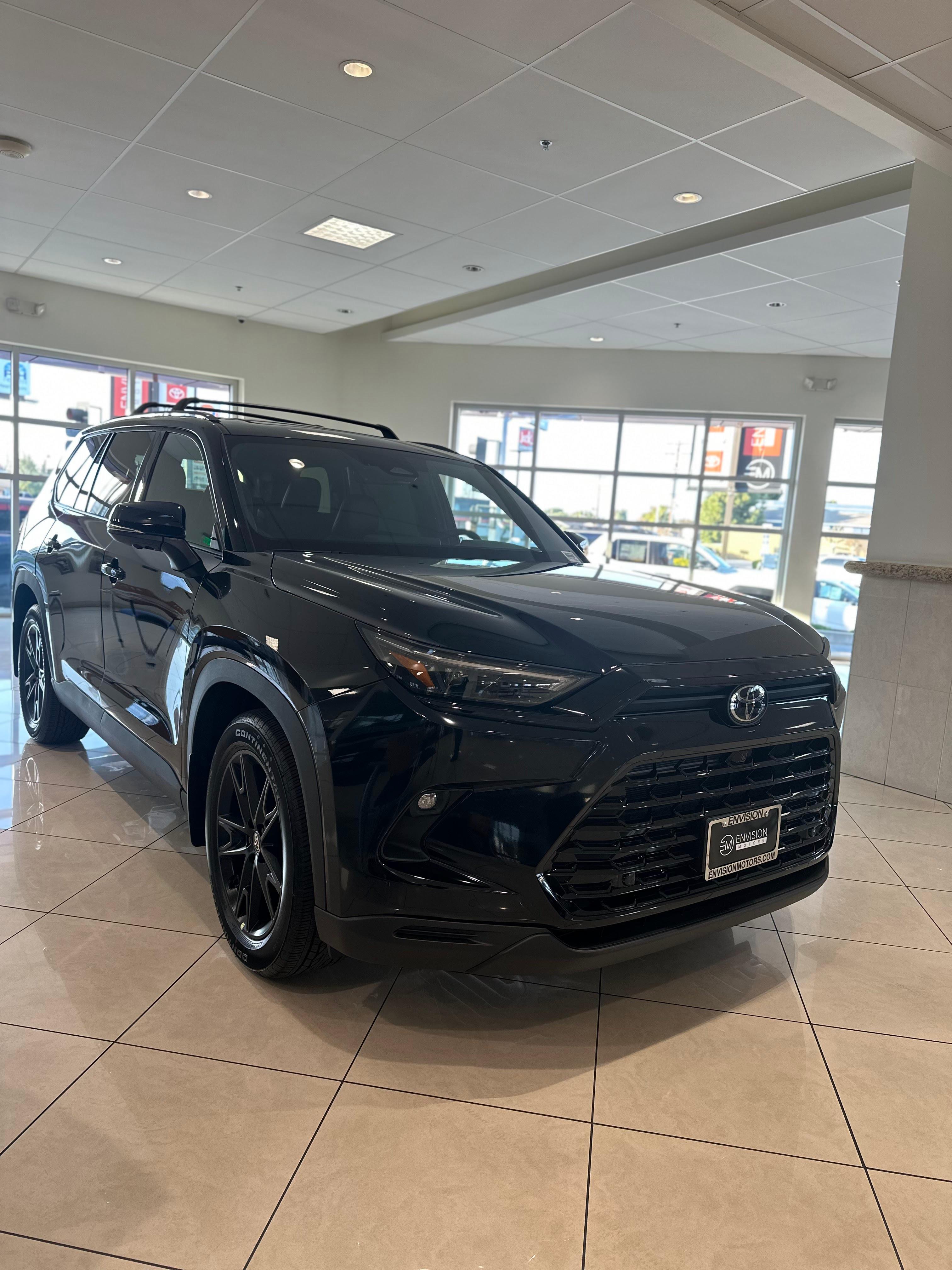 Envision Norwalk Toyota | Sales Showroom Image