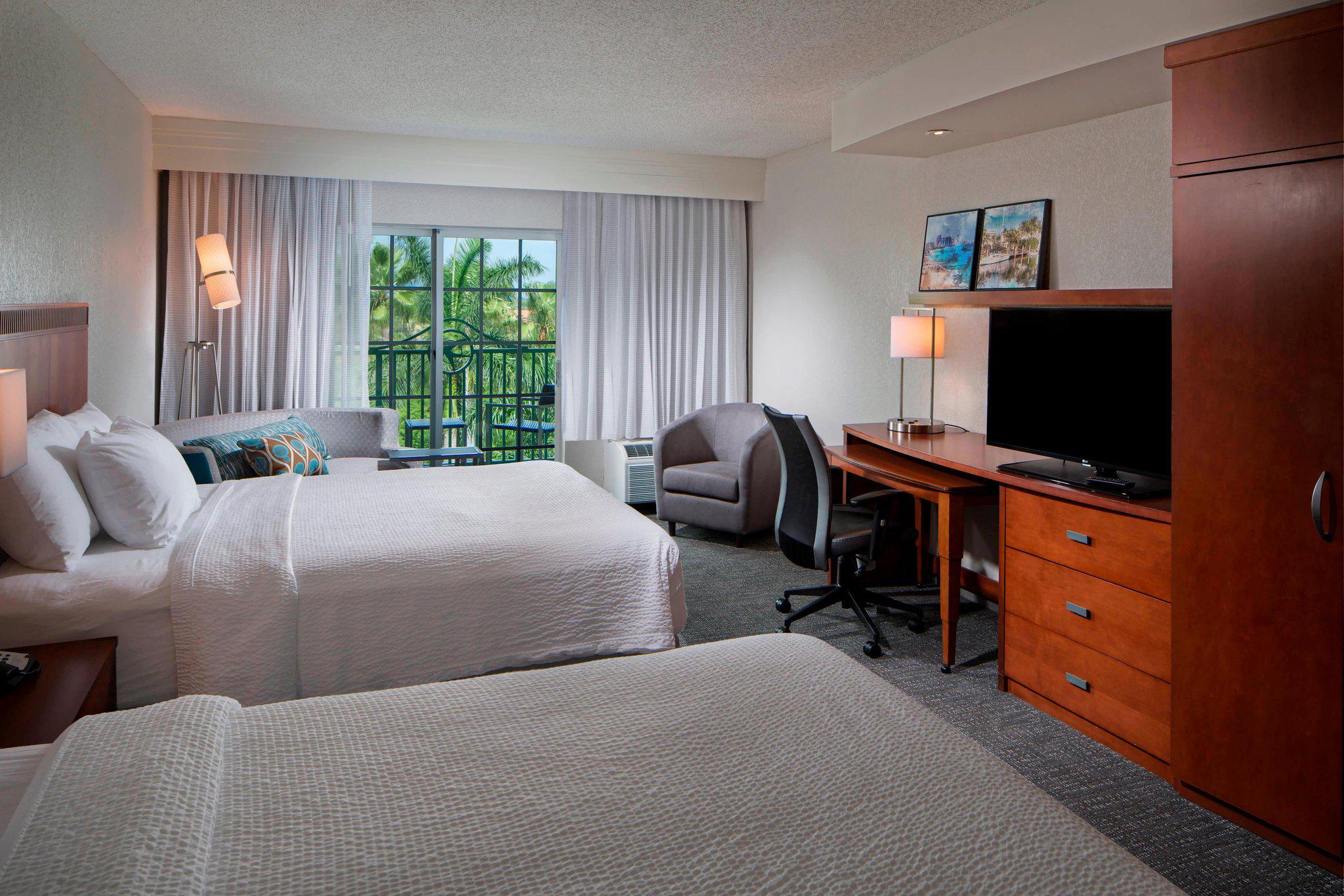 Courtyard by Marriott Fort Lauderdale Airport & Cruise Port Photo