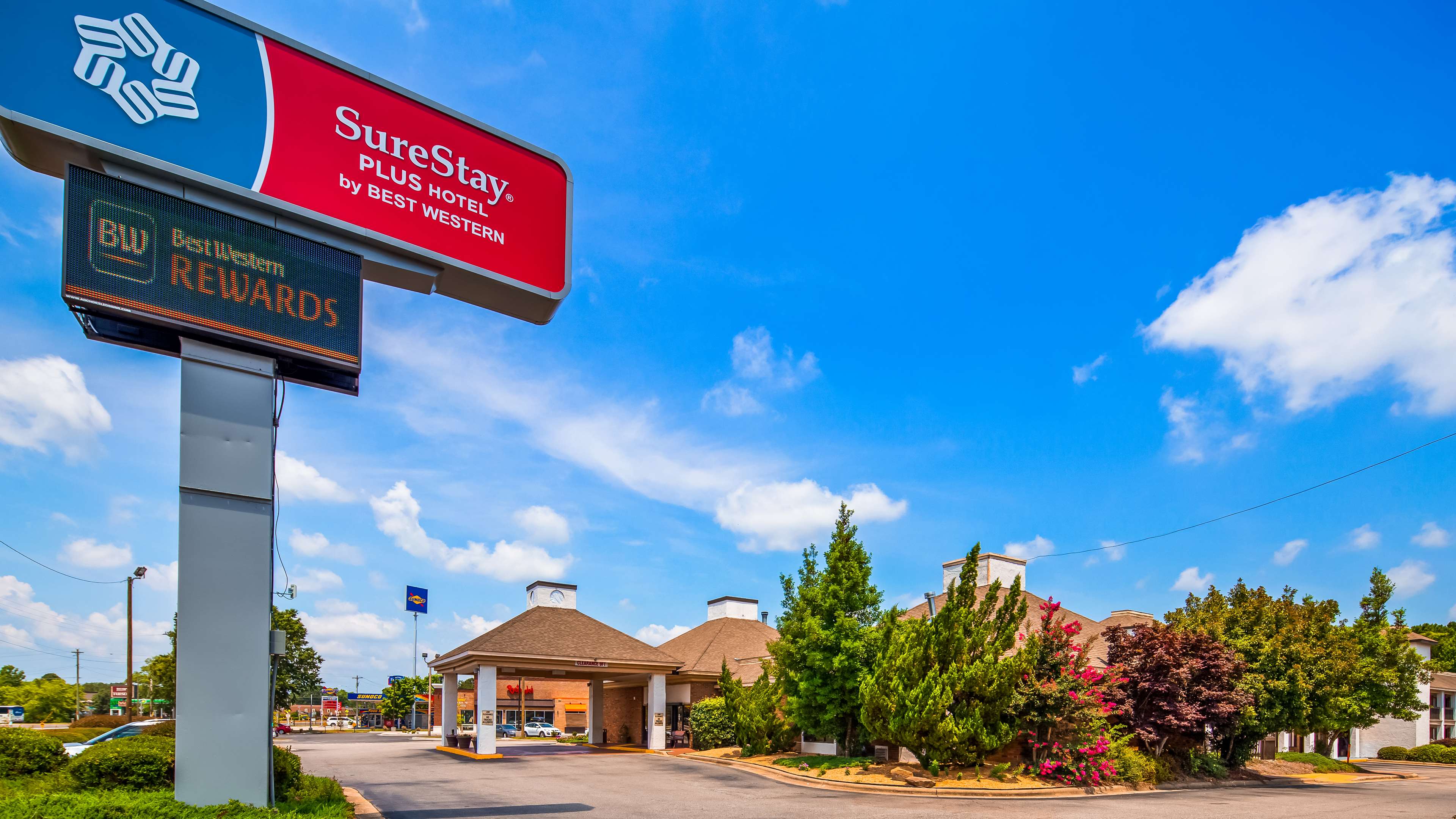 SureStay Plus Hotel by Best Western Fayetteville Photo