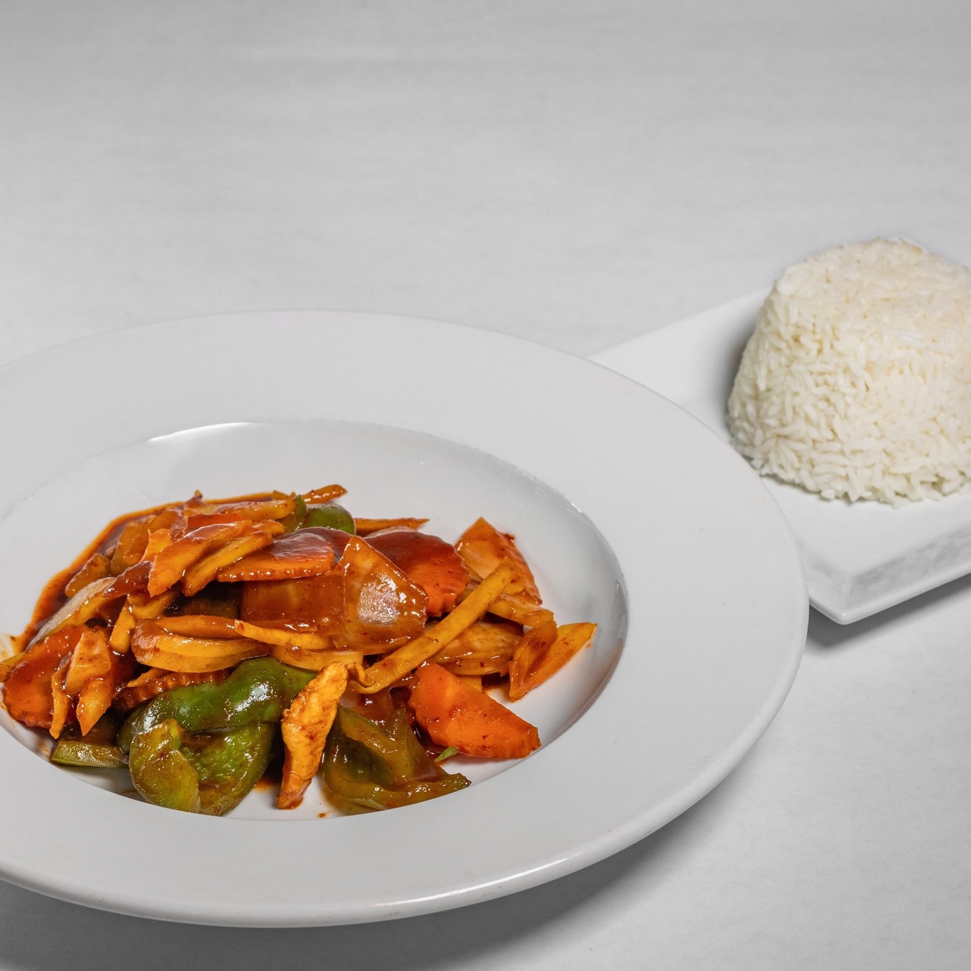 Pad Khing (Ginger Root) Dinner (M)