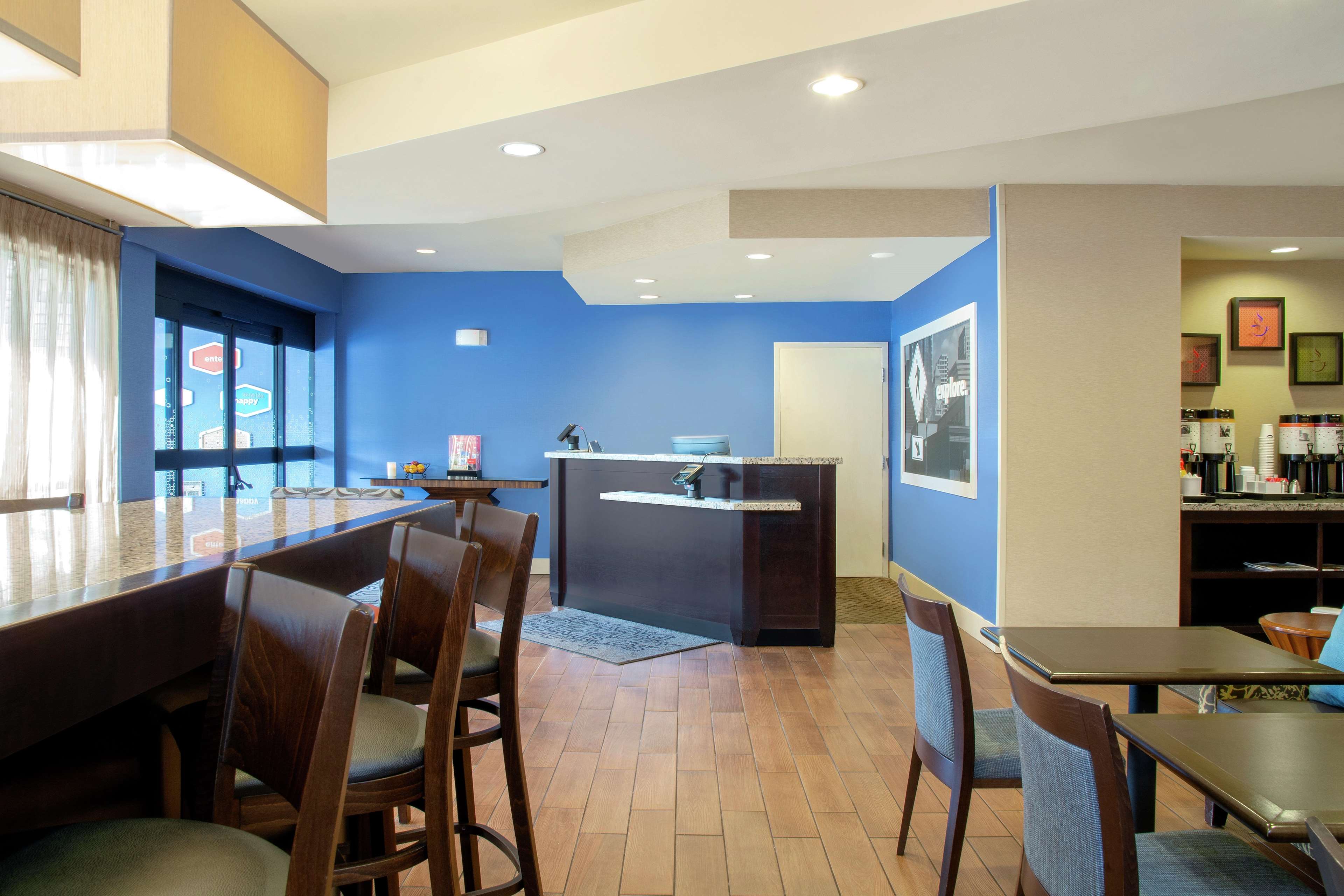 Hampton Inn Merrillville Photo