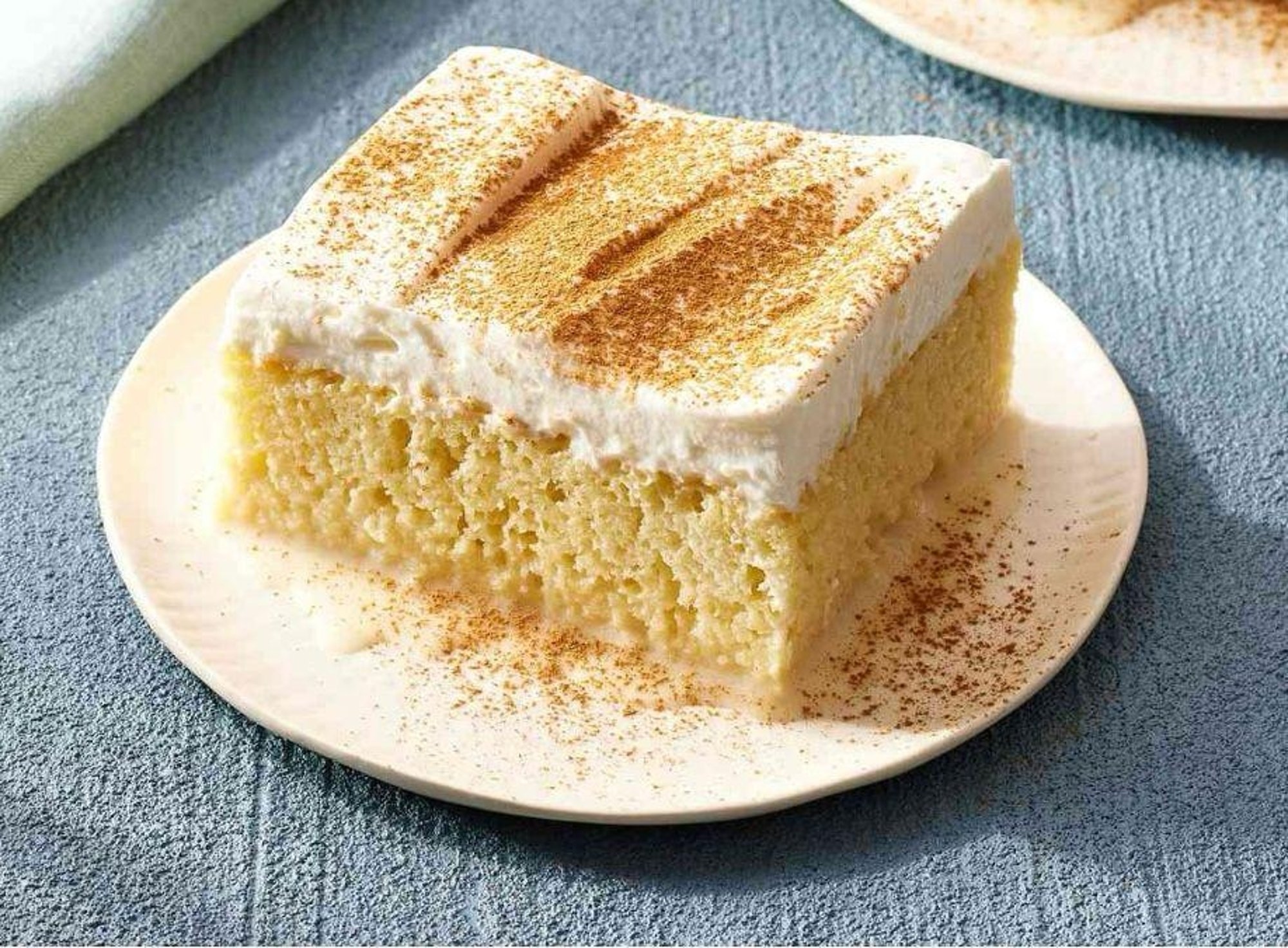 TIRAMISU CAKE