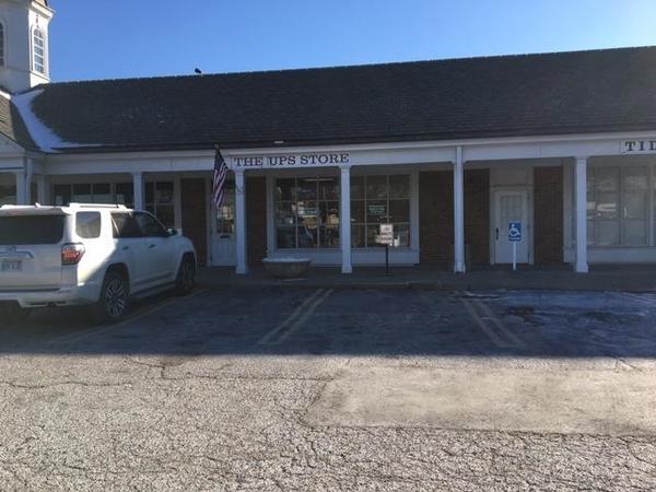 Facade of The UPS Store Prairie Village