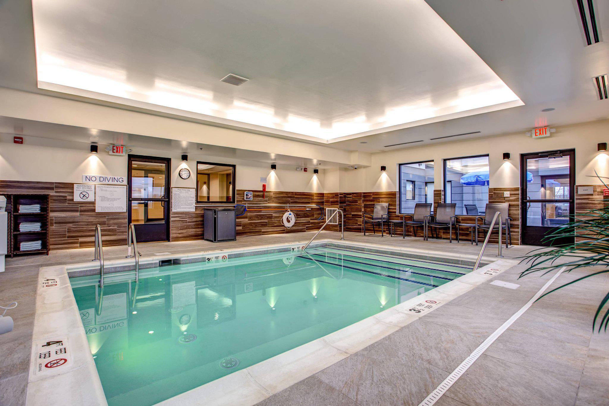 Fairfield Inn & Suites by Marriott Springfield Holyoke Photo