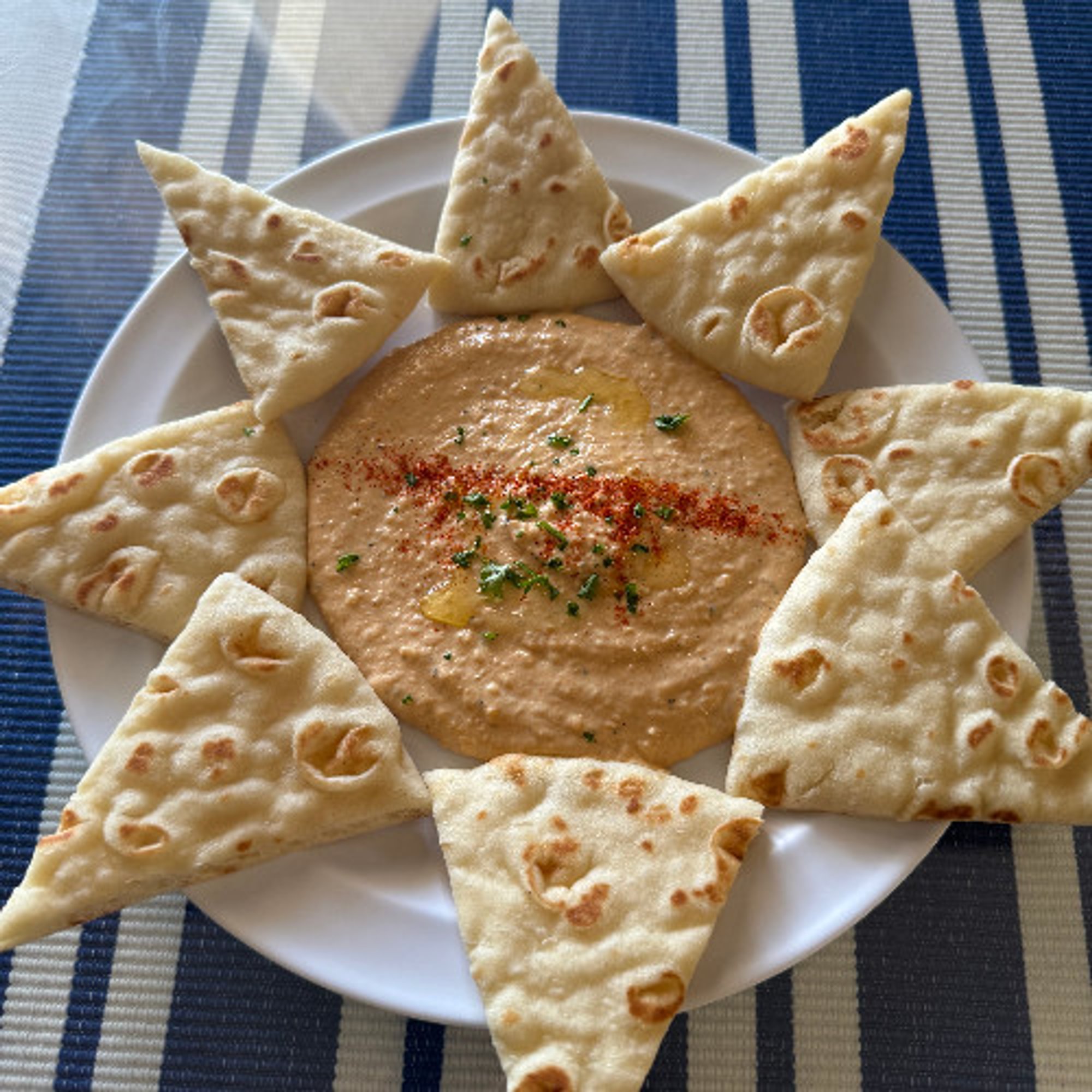 Hummus w/ Pita