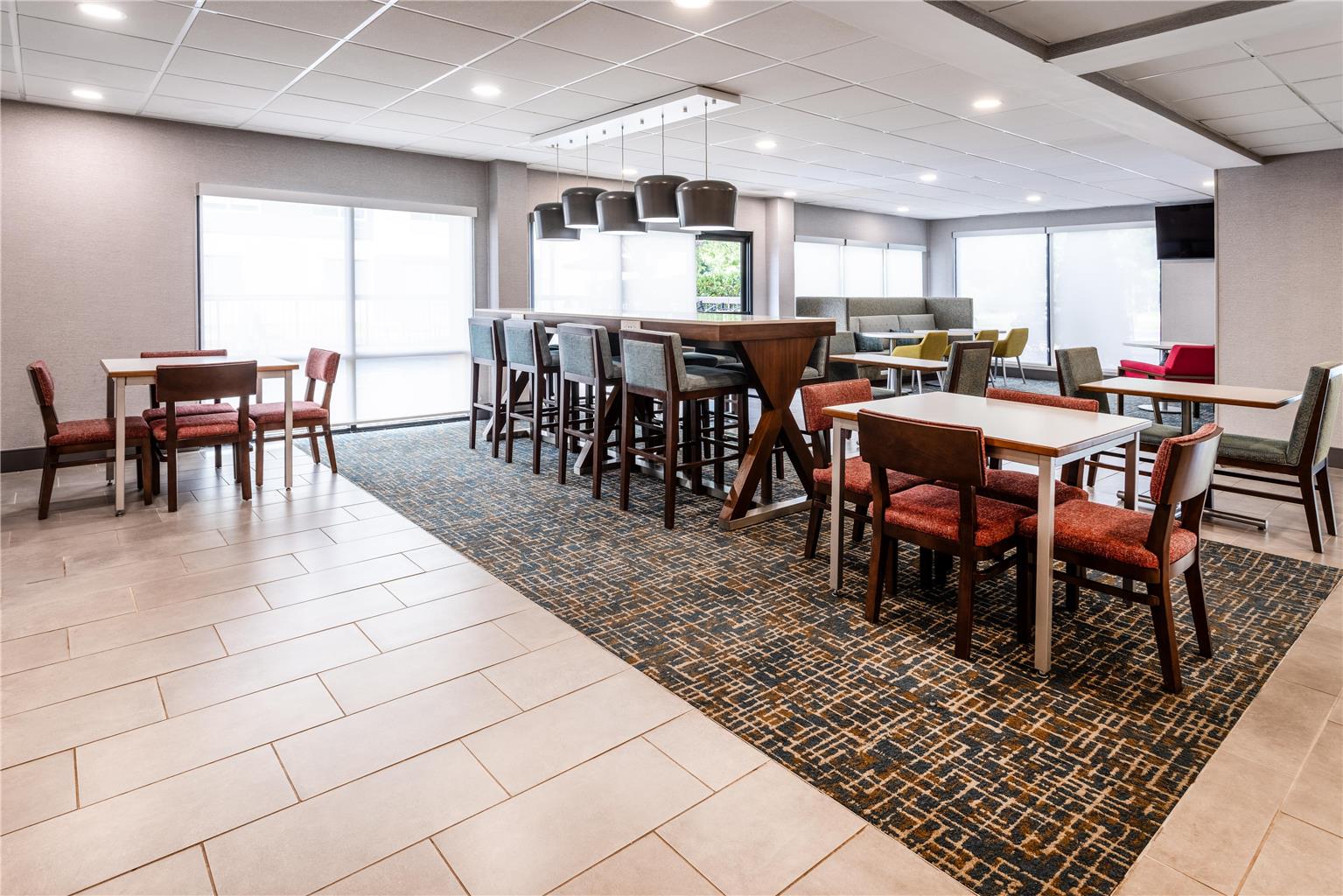 Hampton Inn Commerce Image