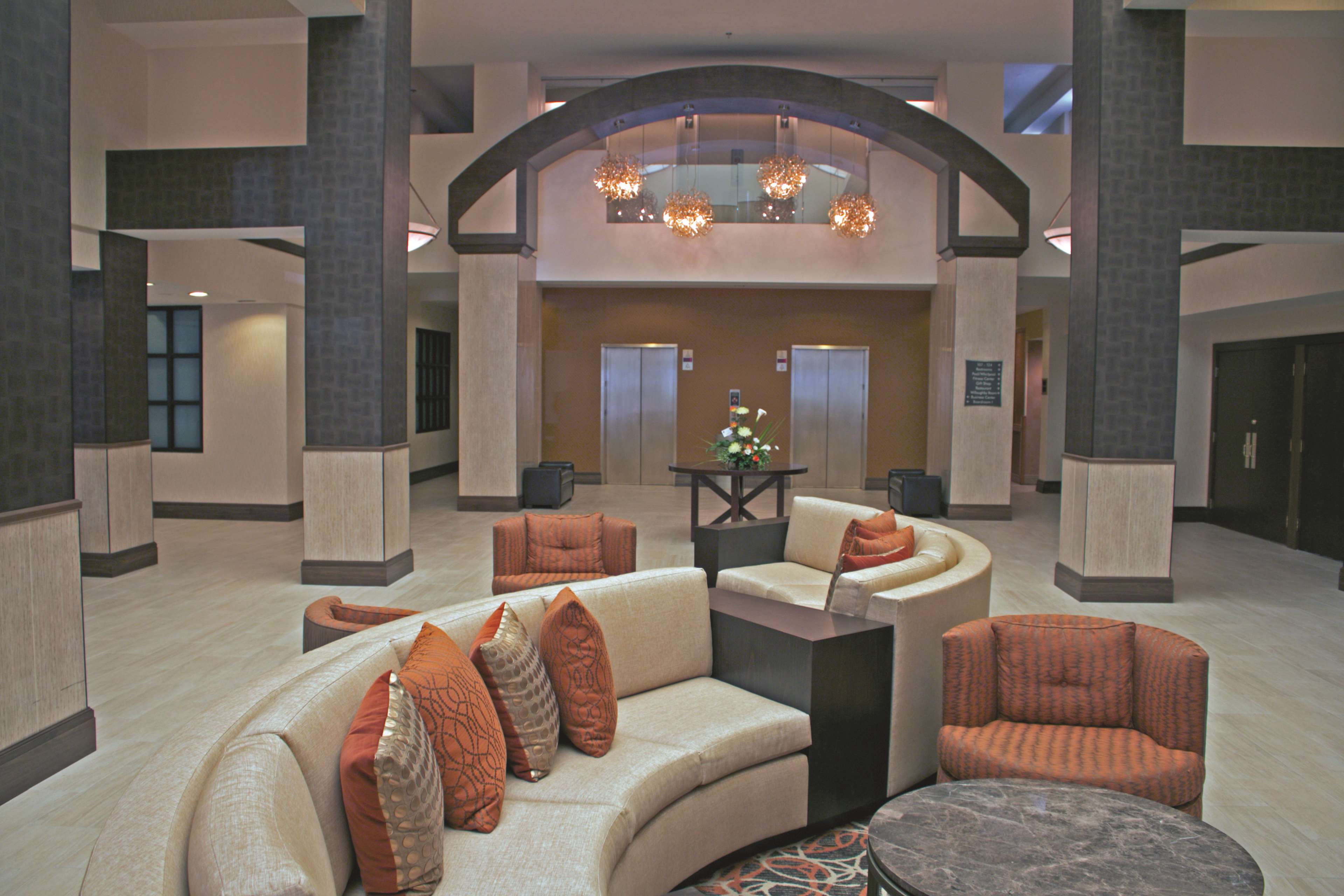 DoubleTree by Hilton Hotel Norfolk Airport Photo