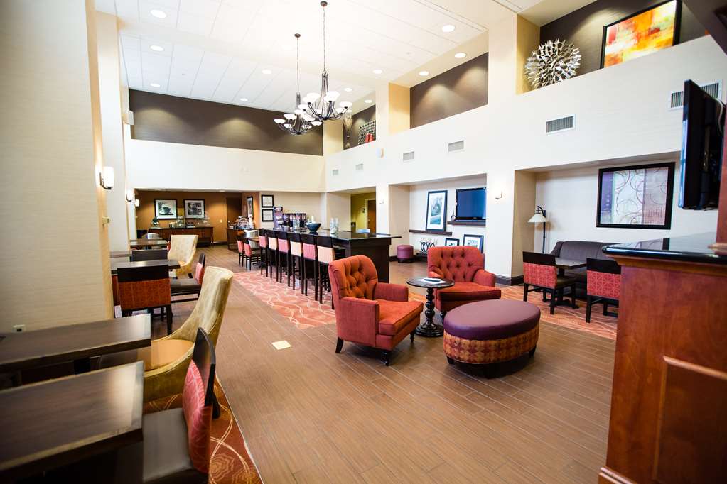 Hampton Inn & Suites Blairsville Image