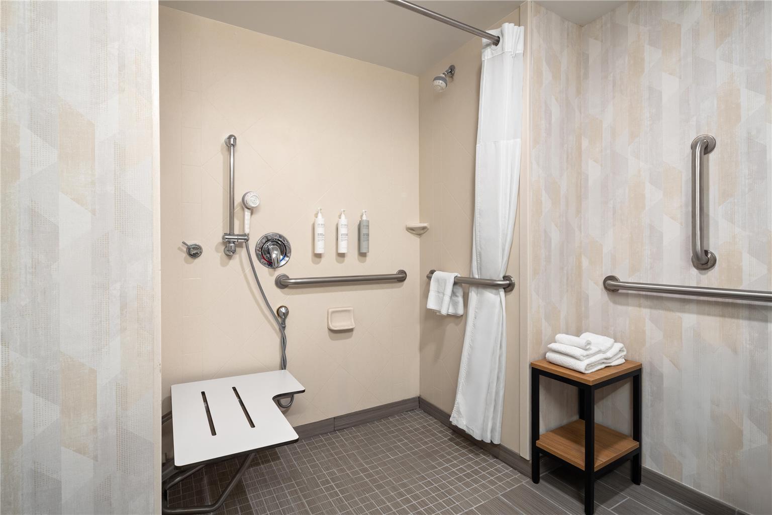 Hampton Inn Neptune/Wall Image