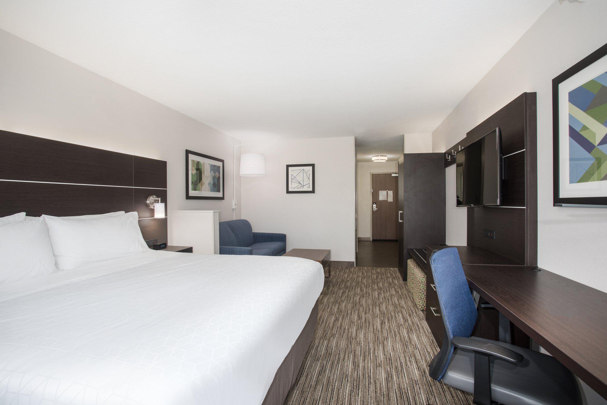 Holiday Inn Express & Suites Longmont Photo