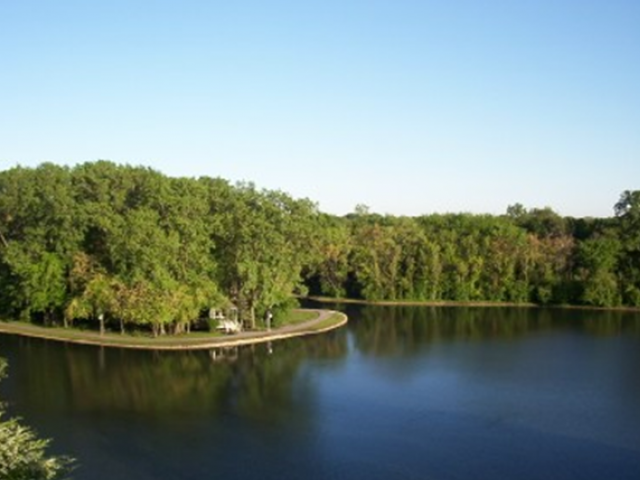 Lake+House Apartments Photo