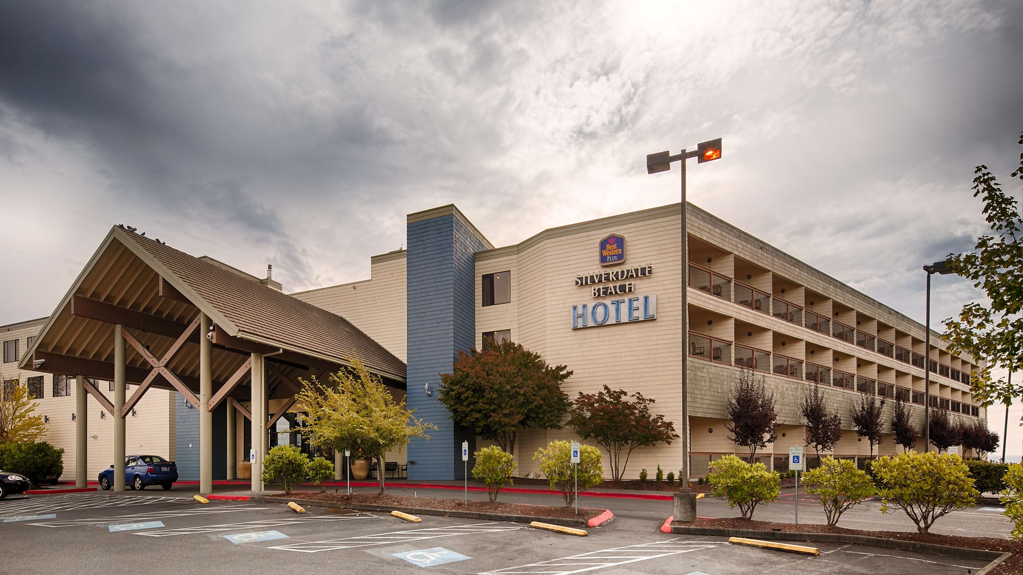best-western-plus-silverdale-beach-hotel-in-silverdale-wa-360-698-1
