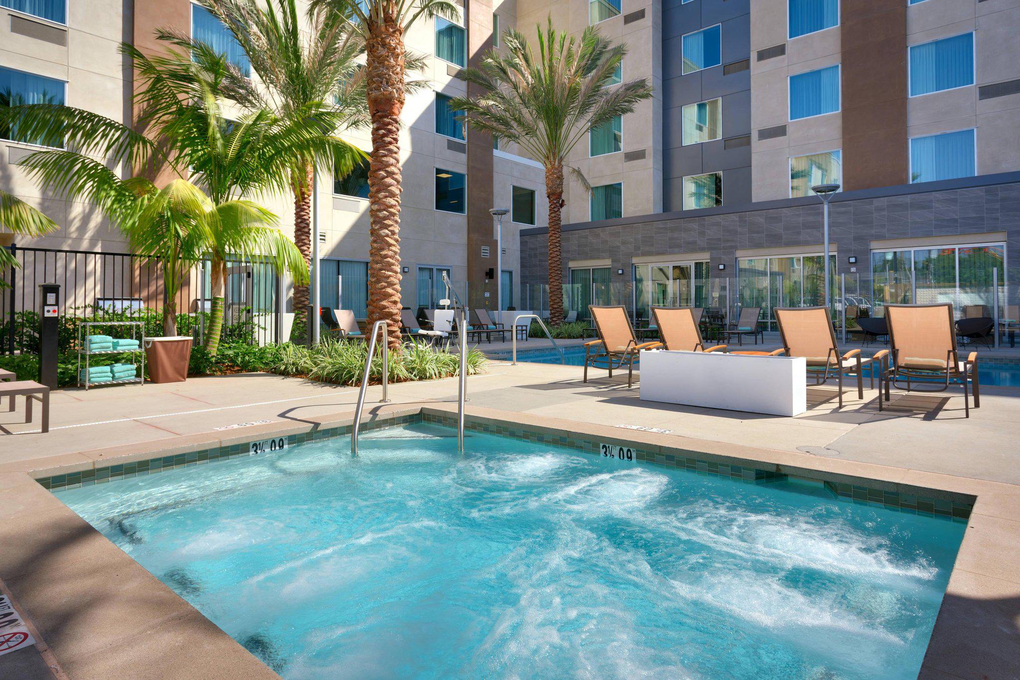 Courtyard by Marriott Los Angeles LAX/Hawthorne Photo