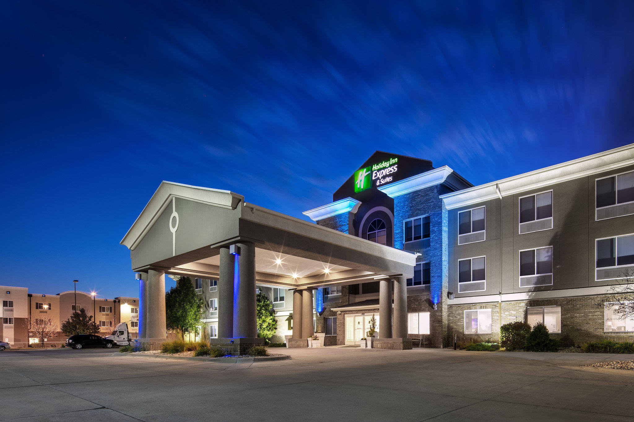 Holiday Inn Express & Suites Bellevue (Omaha Area) Photo