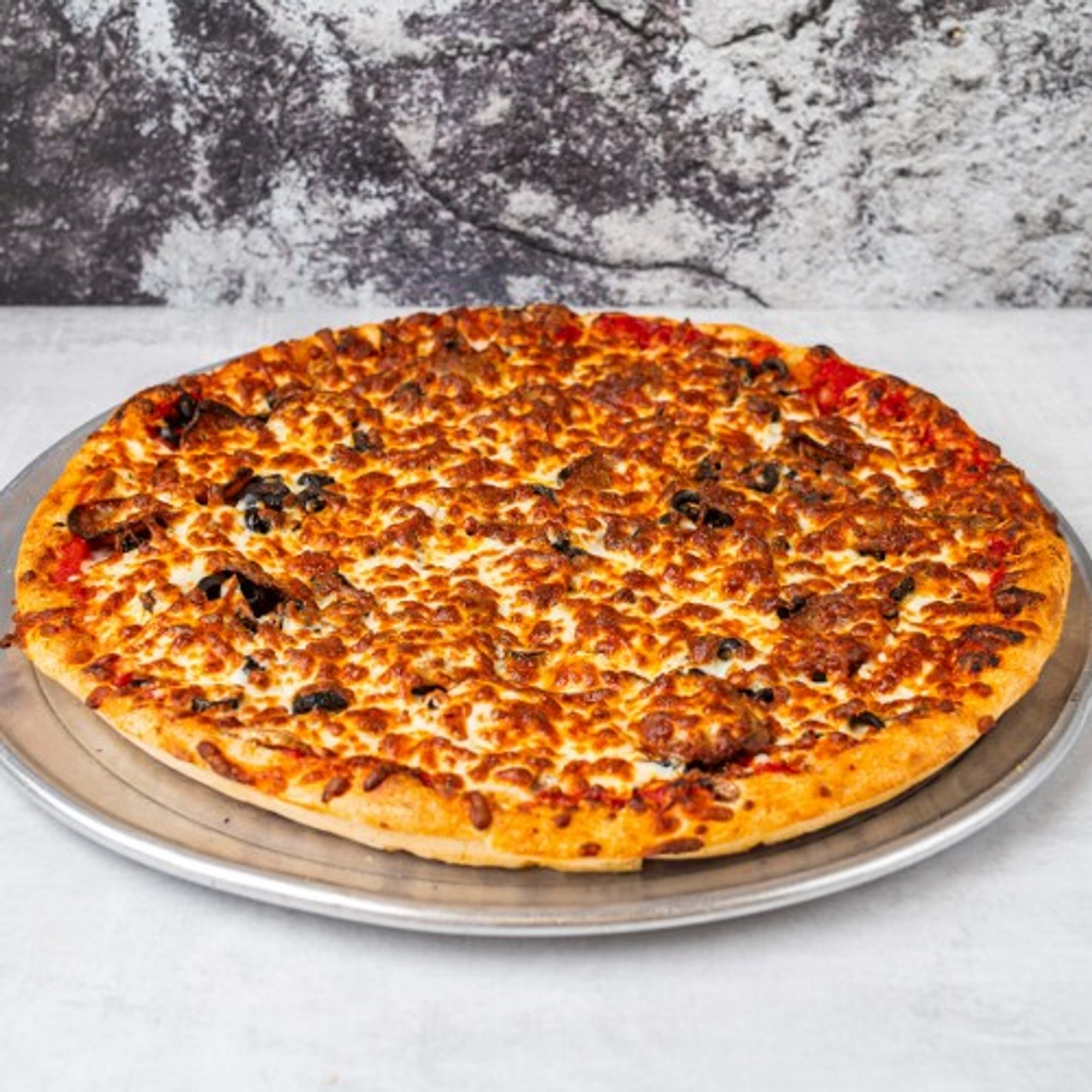 Romios Special Pizza (15" Large)