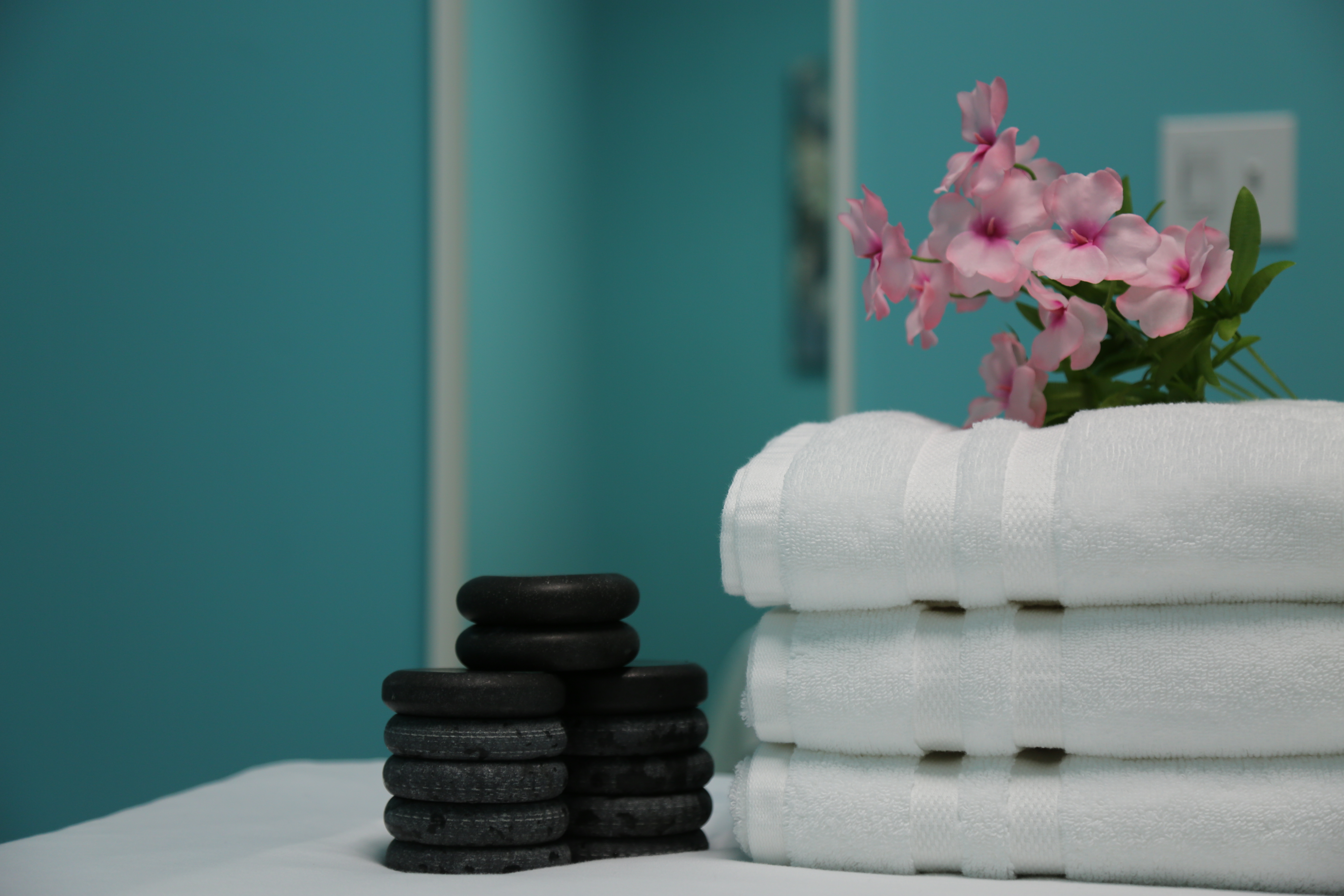 Golden Spa &amp; Massage Logo