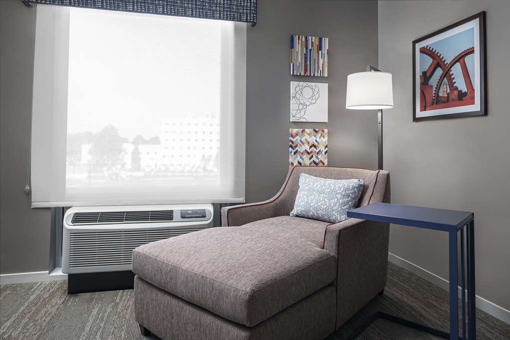Hampton Inn Boston Woburn Image