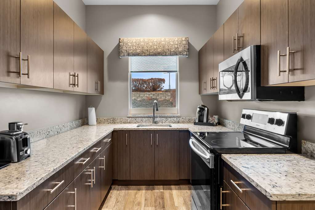 Best Western Sawtooth Inn & Suites Image