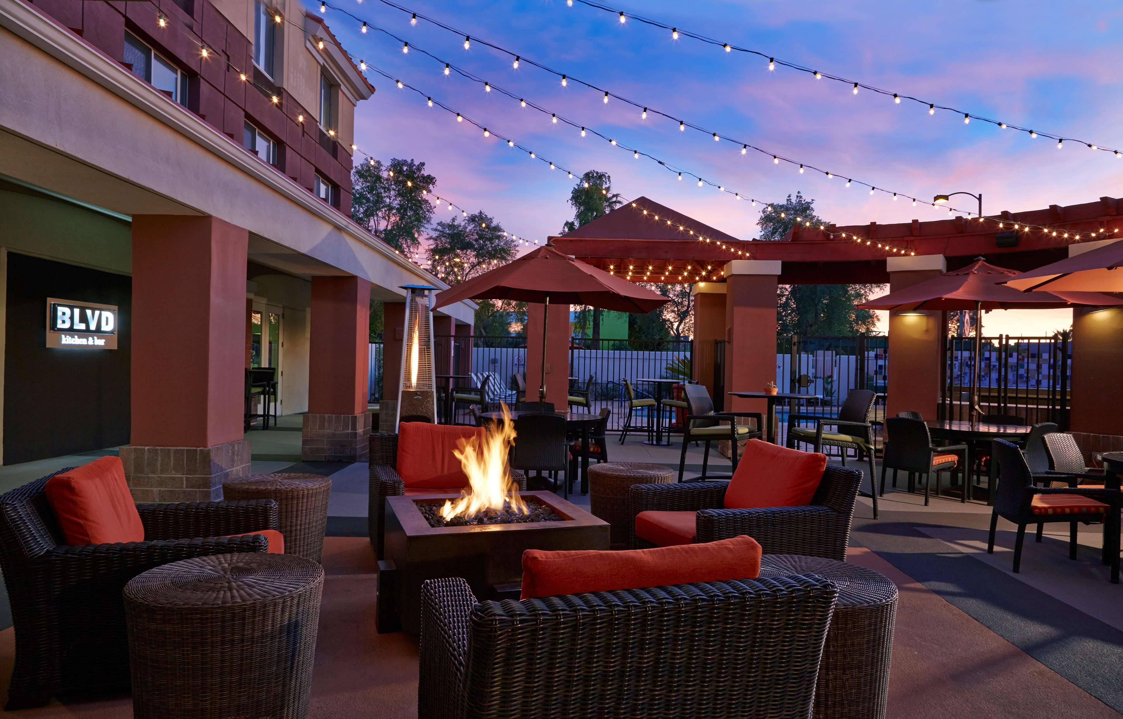 Hilton Garden Inn Scottsdale Old Town Photo