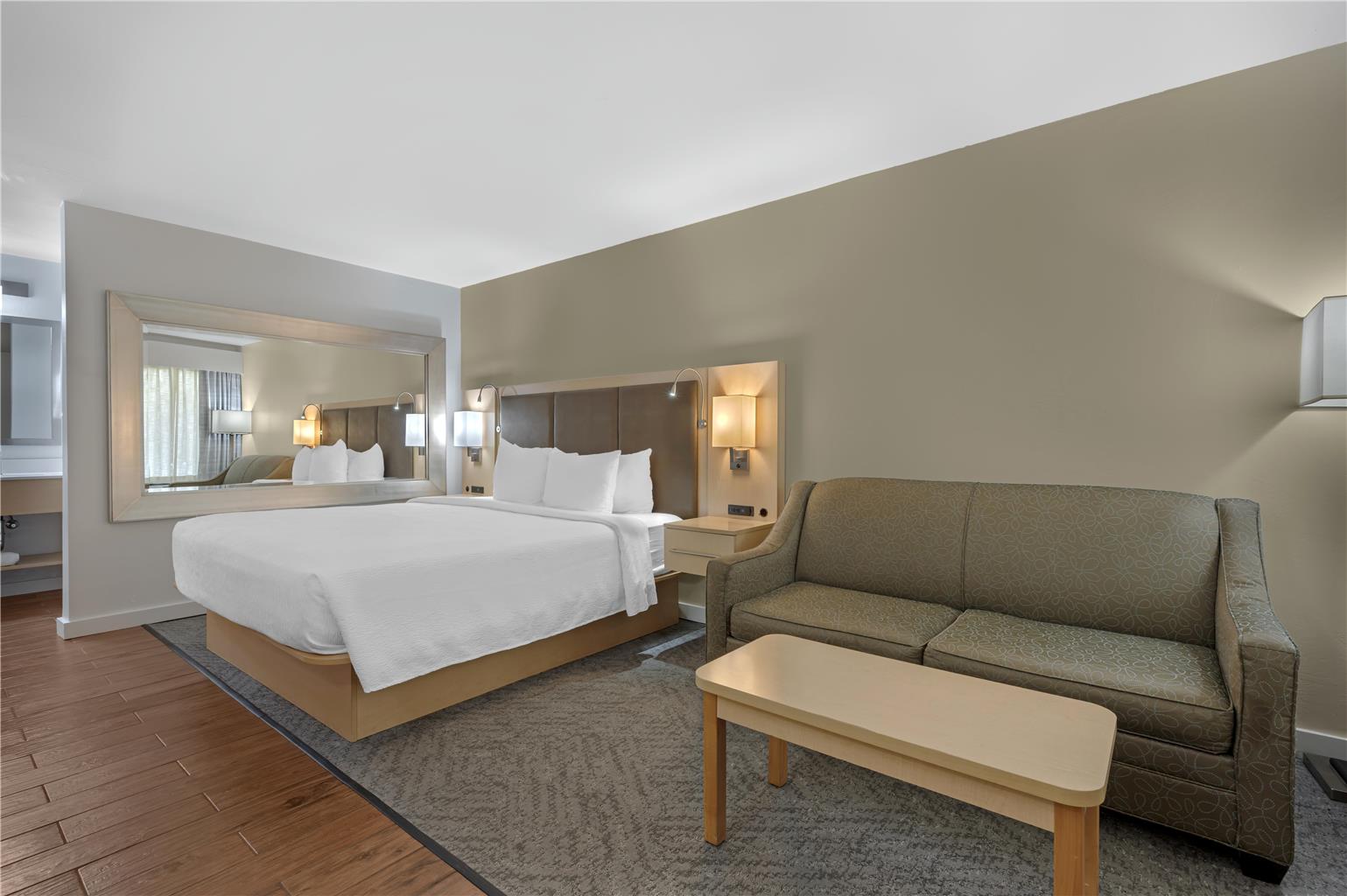 Best Western Plus South Coast Inn Image
