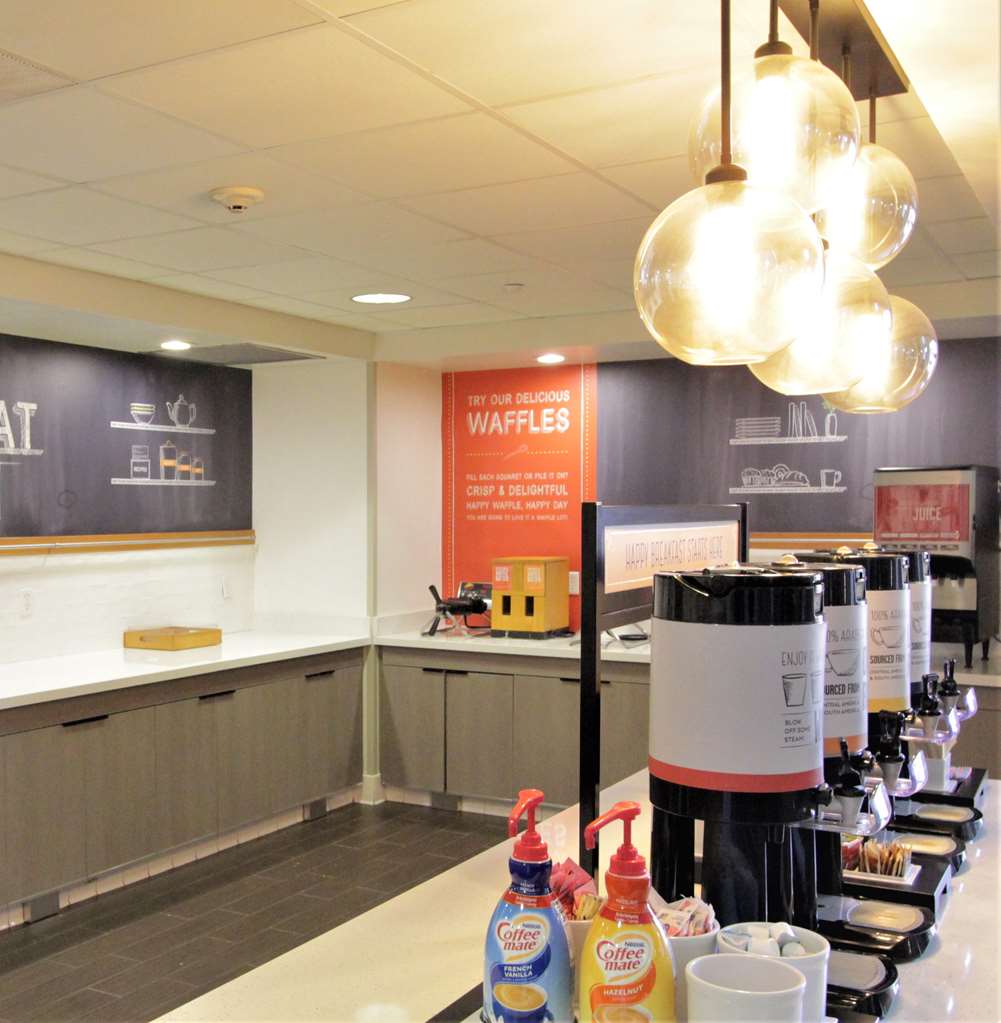 Hampton Inn and Suites Seal Beach Image