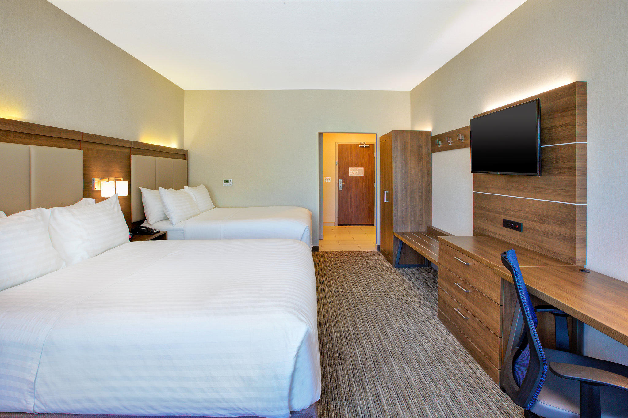 Holiday Inn Express & Suites New Castle Photo