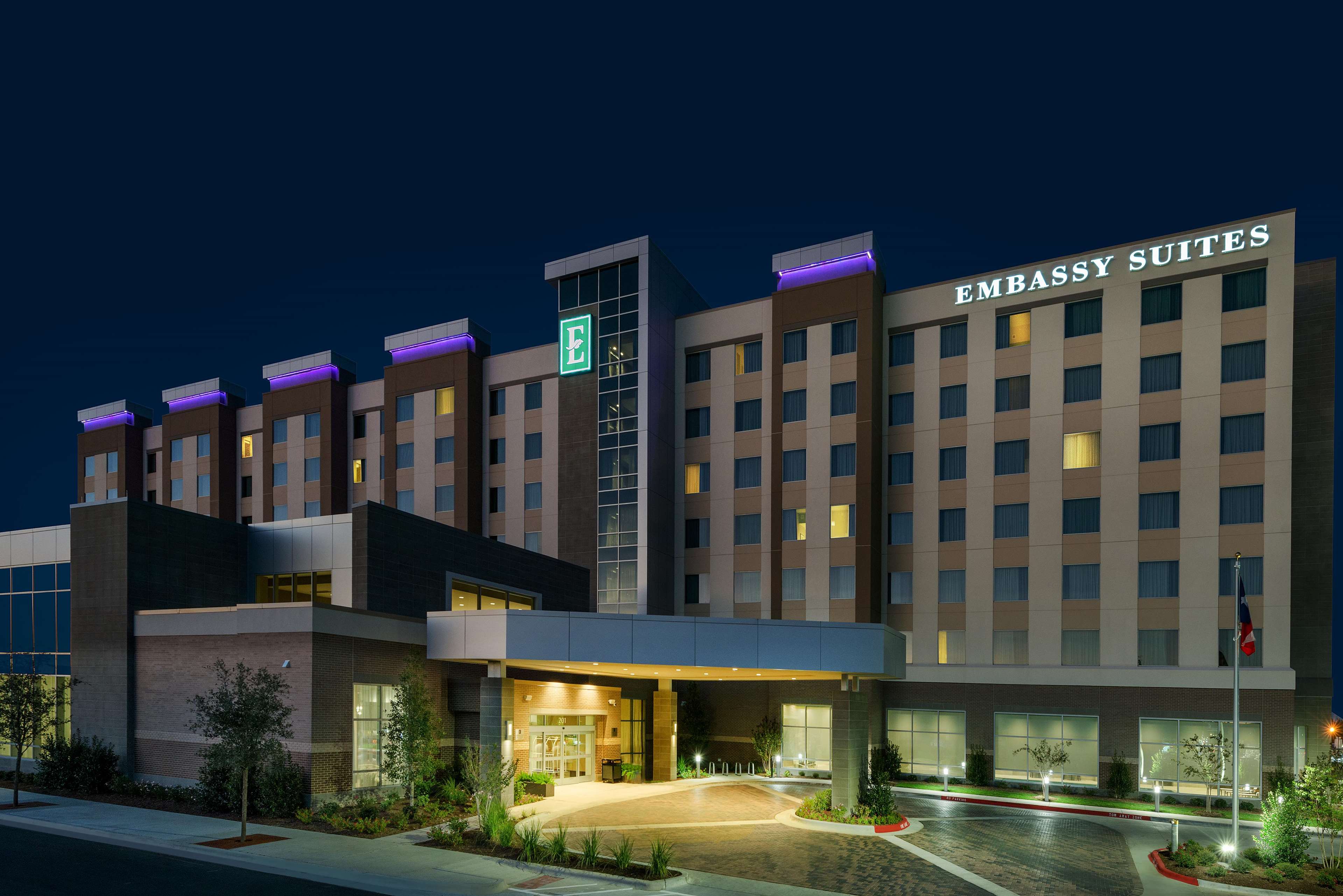 Embassy Suites by Hilton College Station Photo