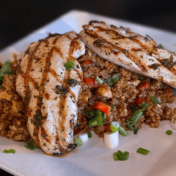 Bistec de Pollo with Chaufa