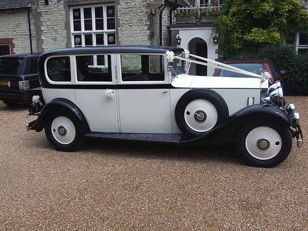 Images Lawnswood Limousines Ltd