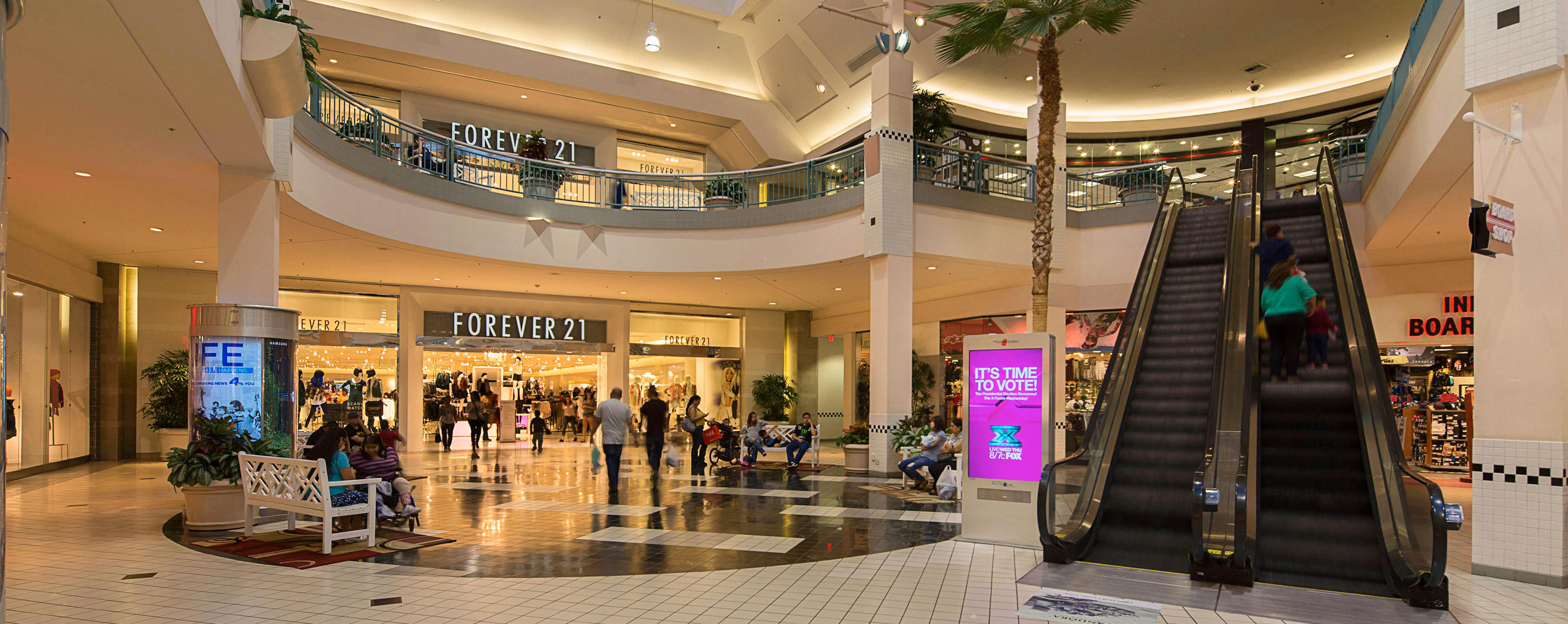 Shopping Mall in Riverside, CA