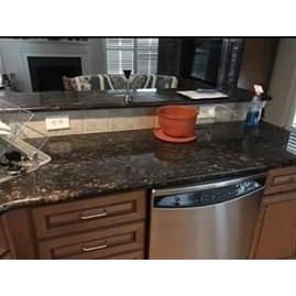 Cassandra's Maid Service Logo