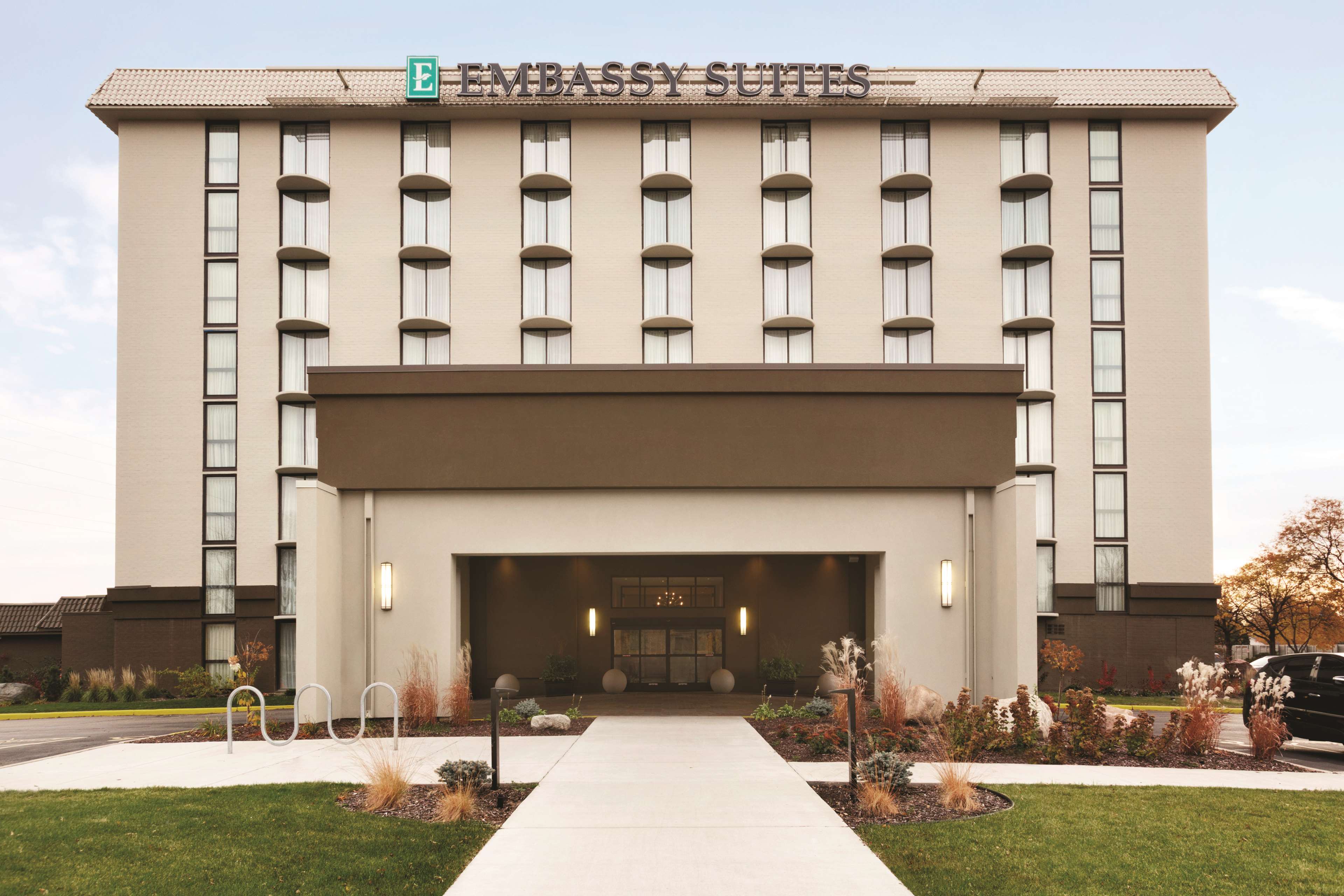 Embassy Suites by Hilton Bloomington Minneapolis Photo
