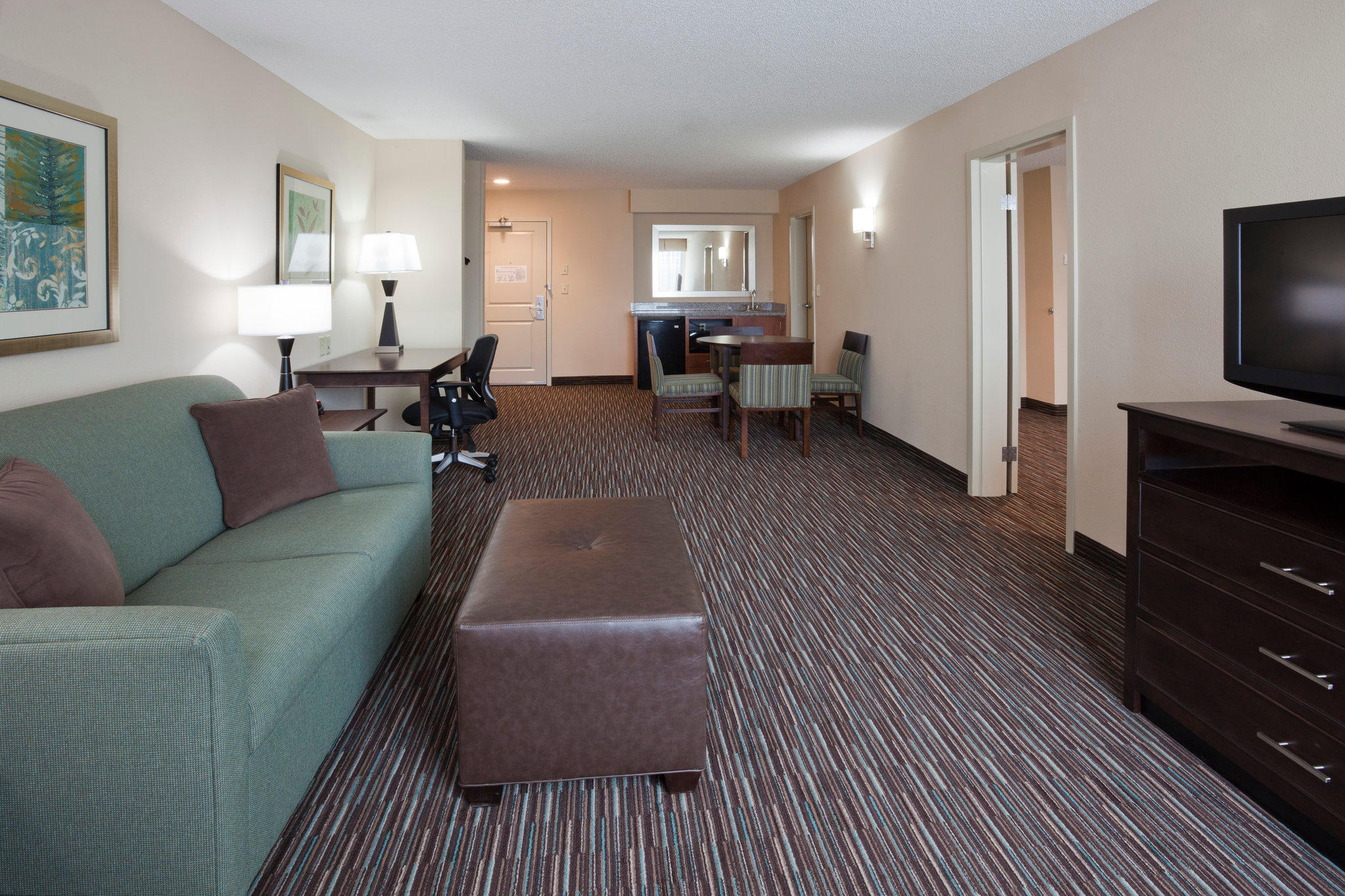 Holiday Inn Express & Suites Willmar Photo