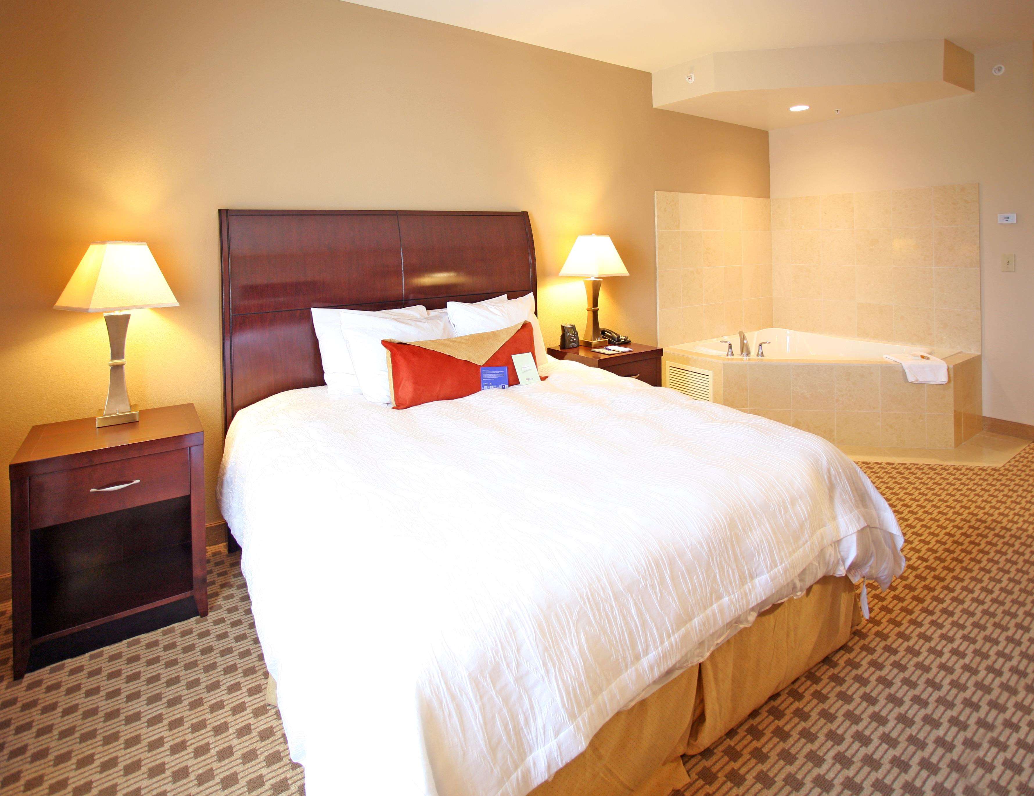 Hilton Garden Inn Cincinnati Blue Ash Photo