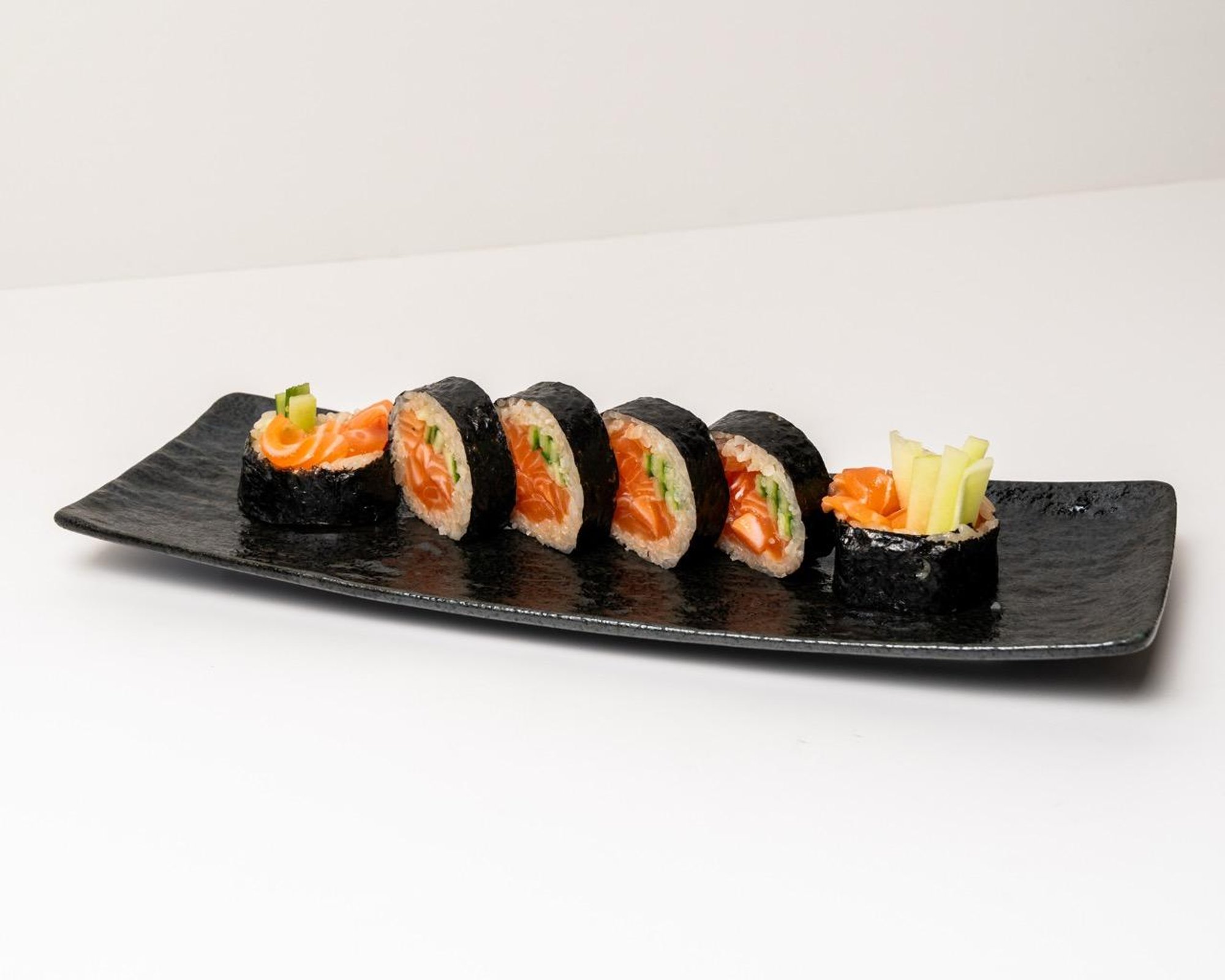 SALMON ROLL