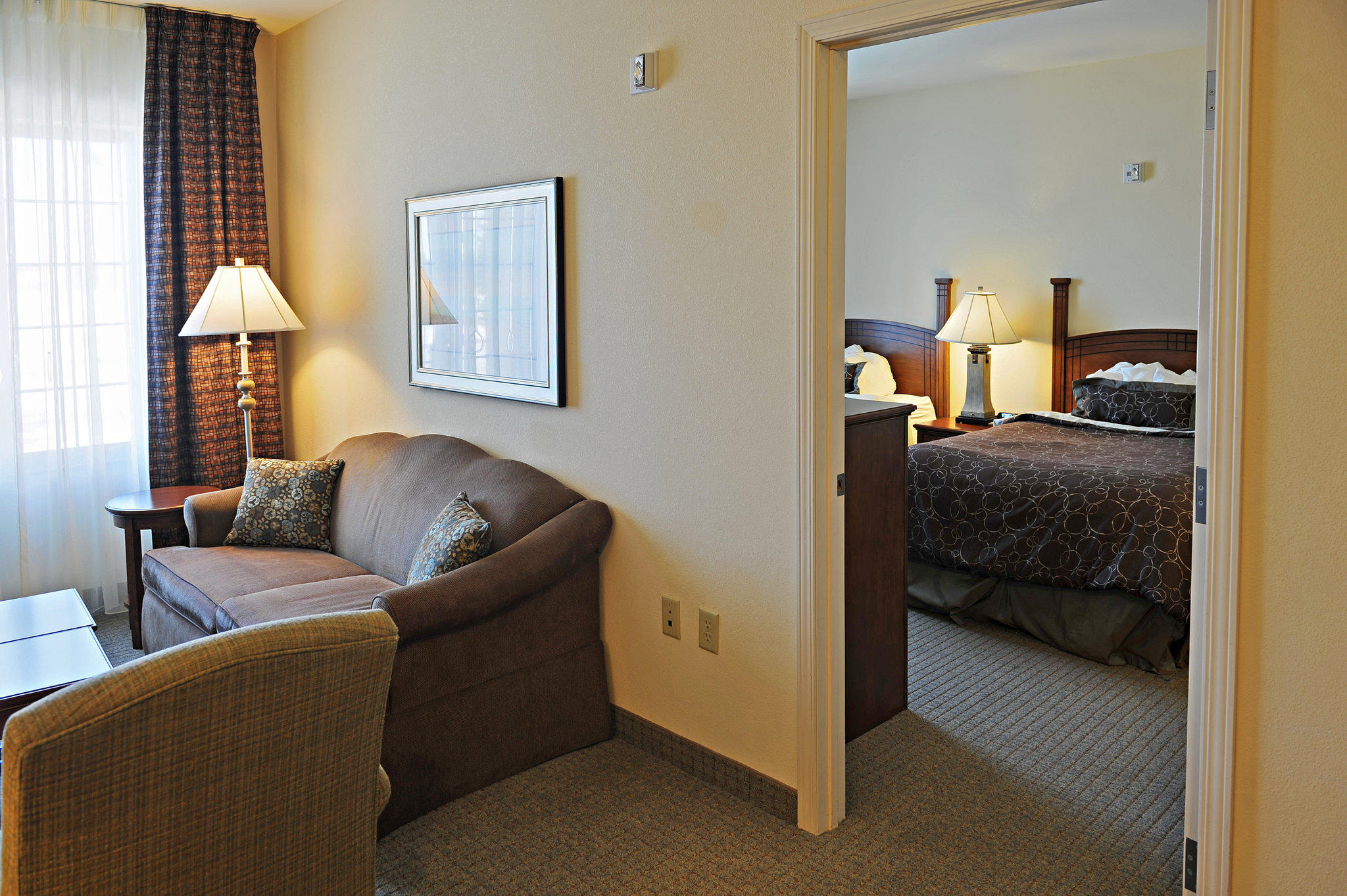 Staybridge Suites Milwaukee West-Oconomowoc Photo