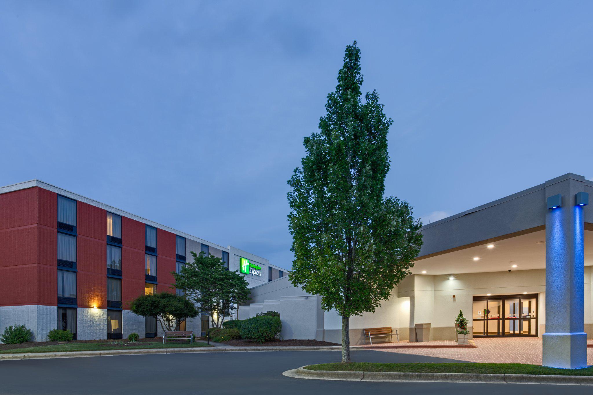 Holiday Inn Express Wilkesboro Photo