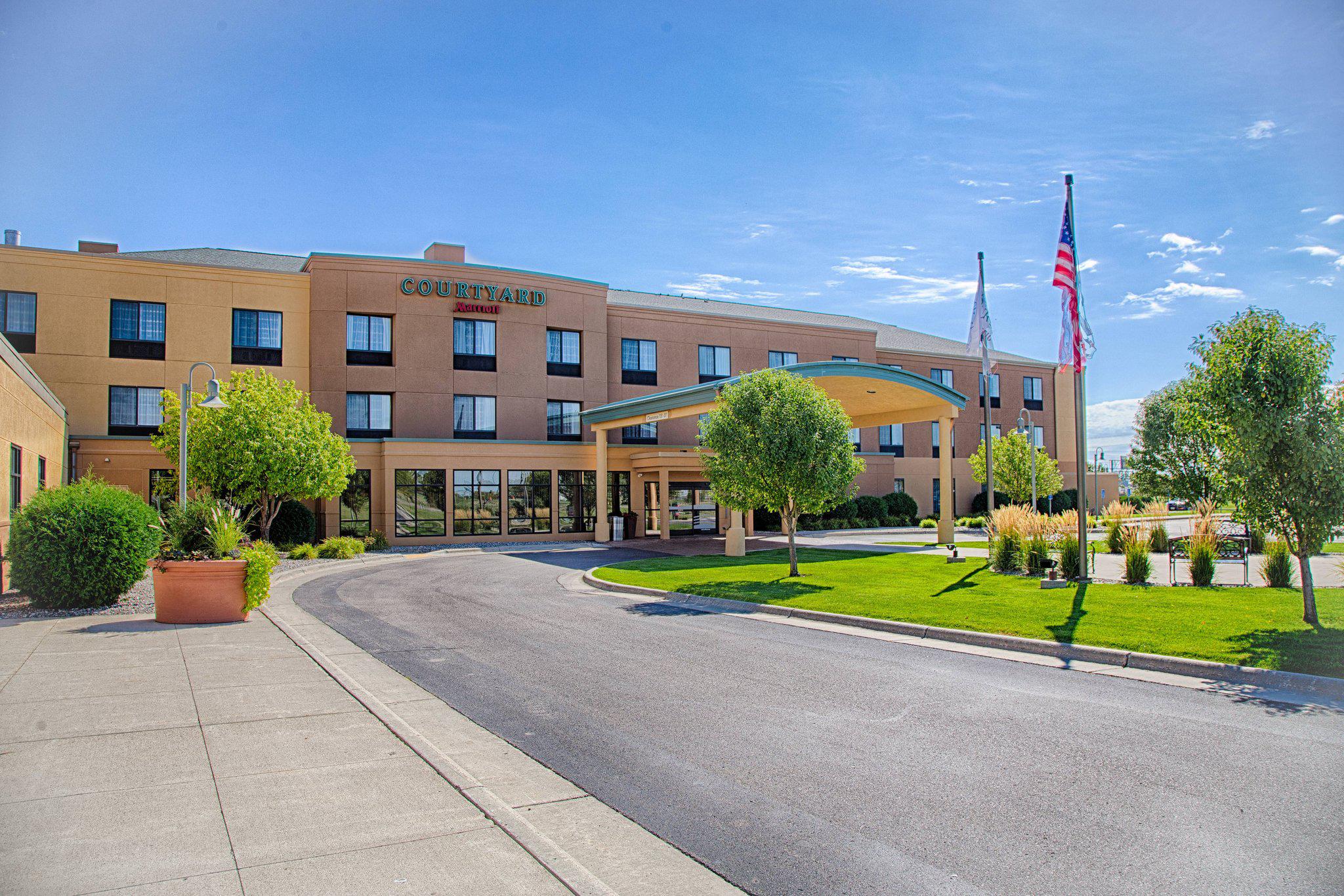 Courtyard by Marriott Fargo Moorhead, MN Photo