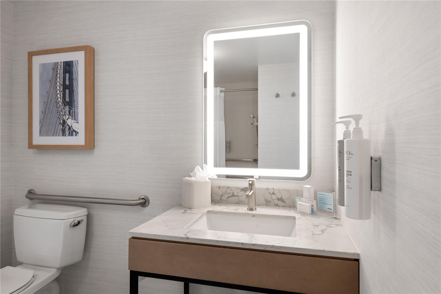 Hampton Inn & Suites Oakland Airport-Alameda Image