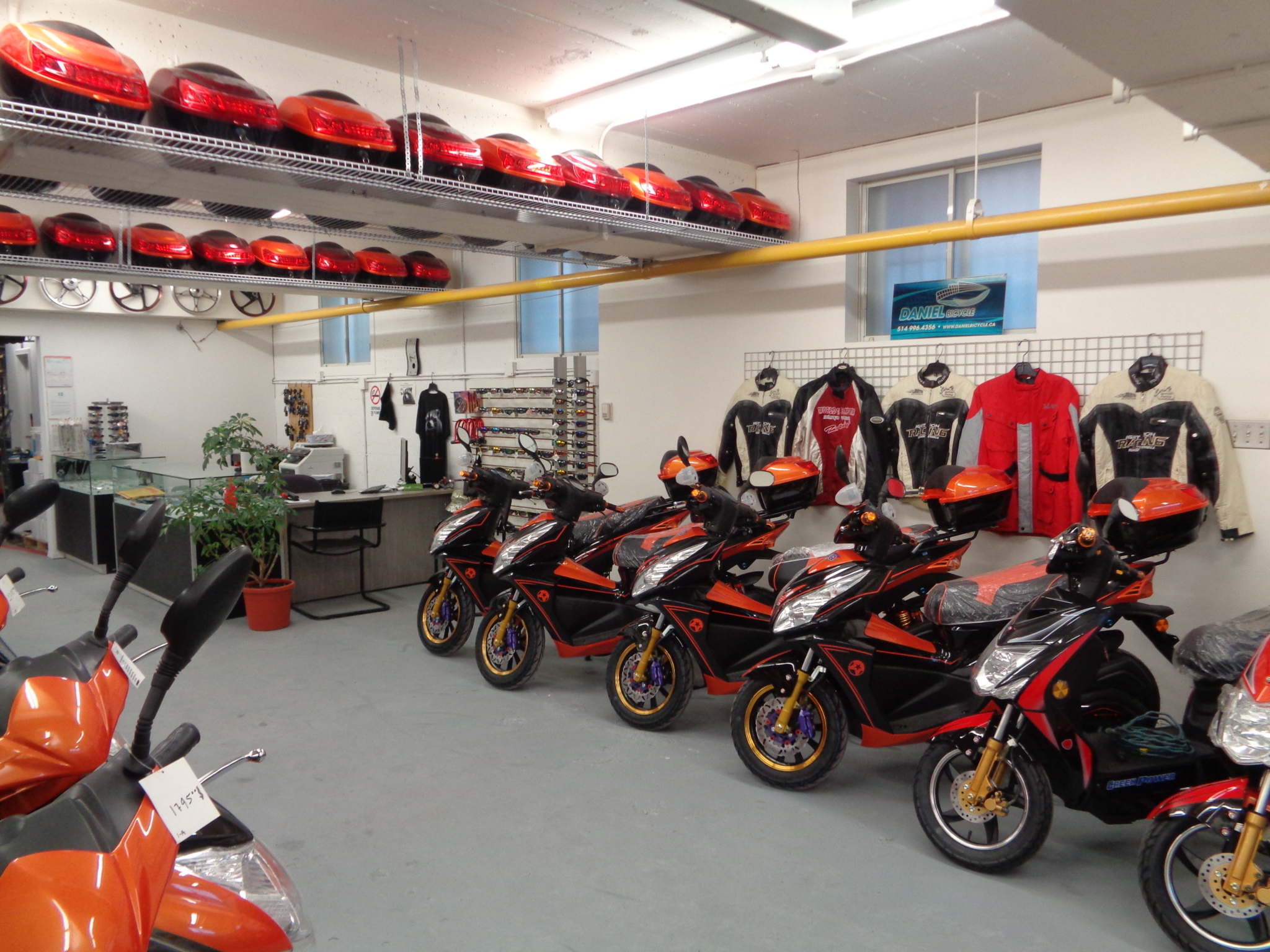 Daniel Bicycle Scooters Électriques, Montréal