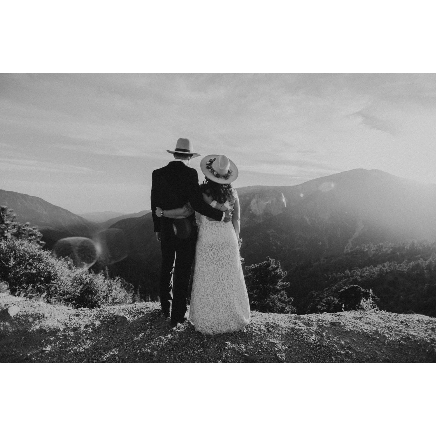 Cassandra Isbell Photo &amp; Video Logo