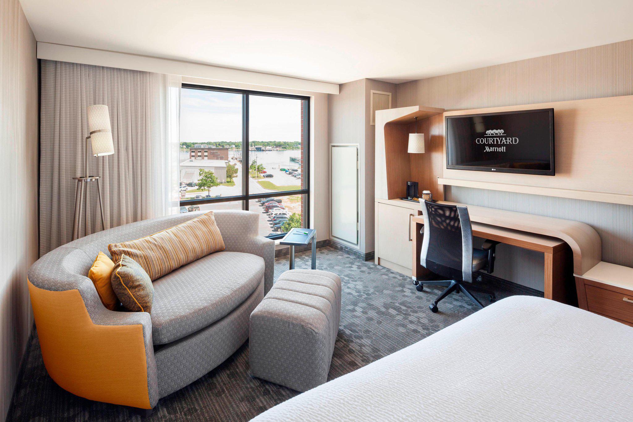 Courtyard by Marriott Portland Downtown/Waterfront Photo